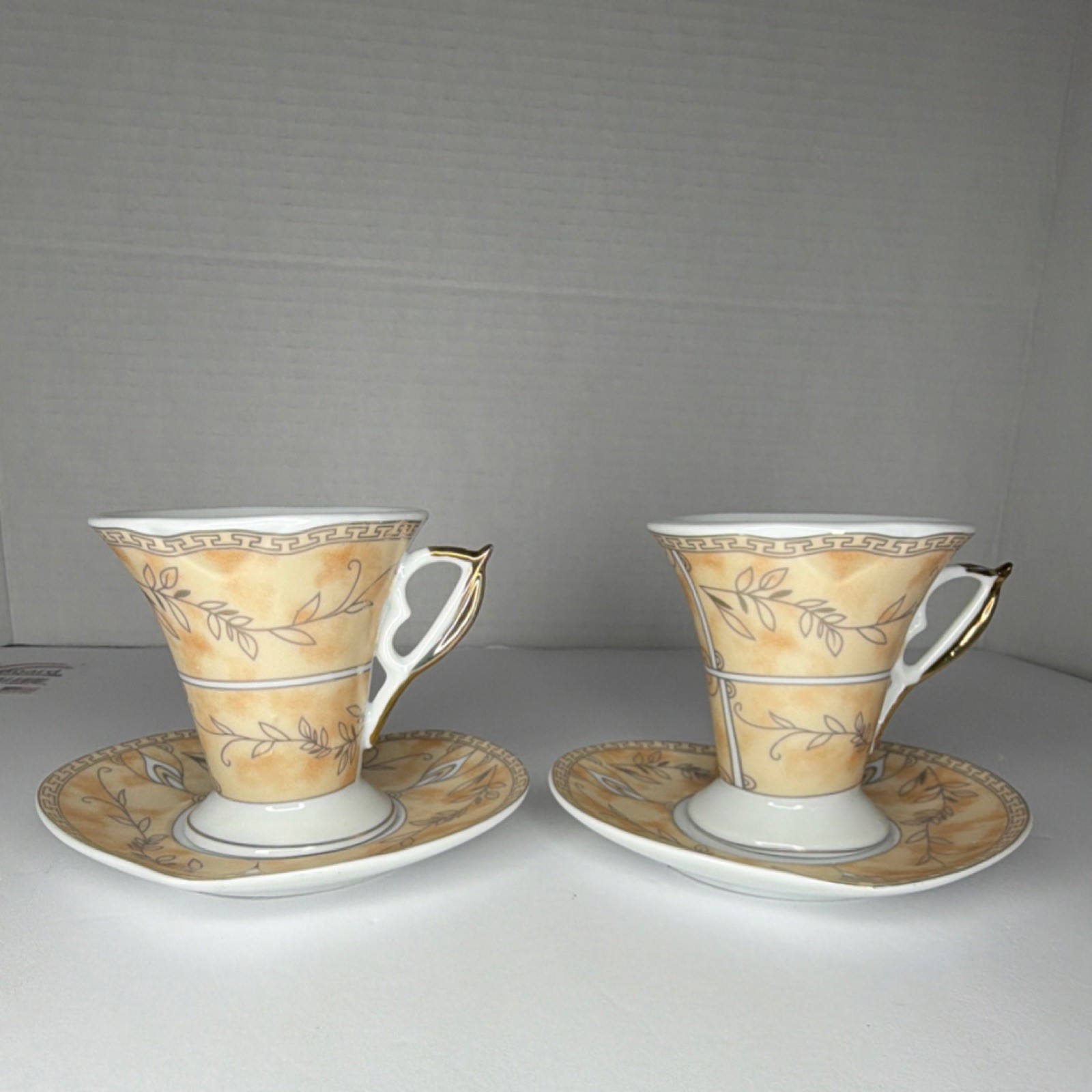 D’Lusso Designs Porcelain Cup & Saucer Set Beige Floral Gold Trim Four-Piece