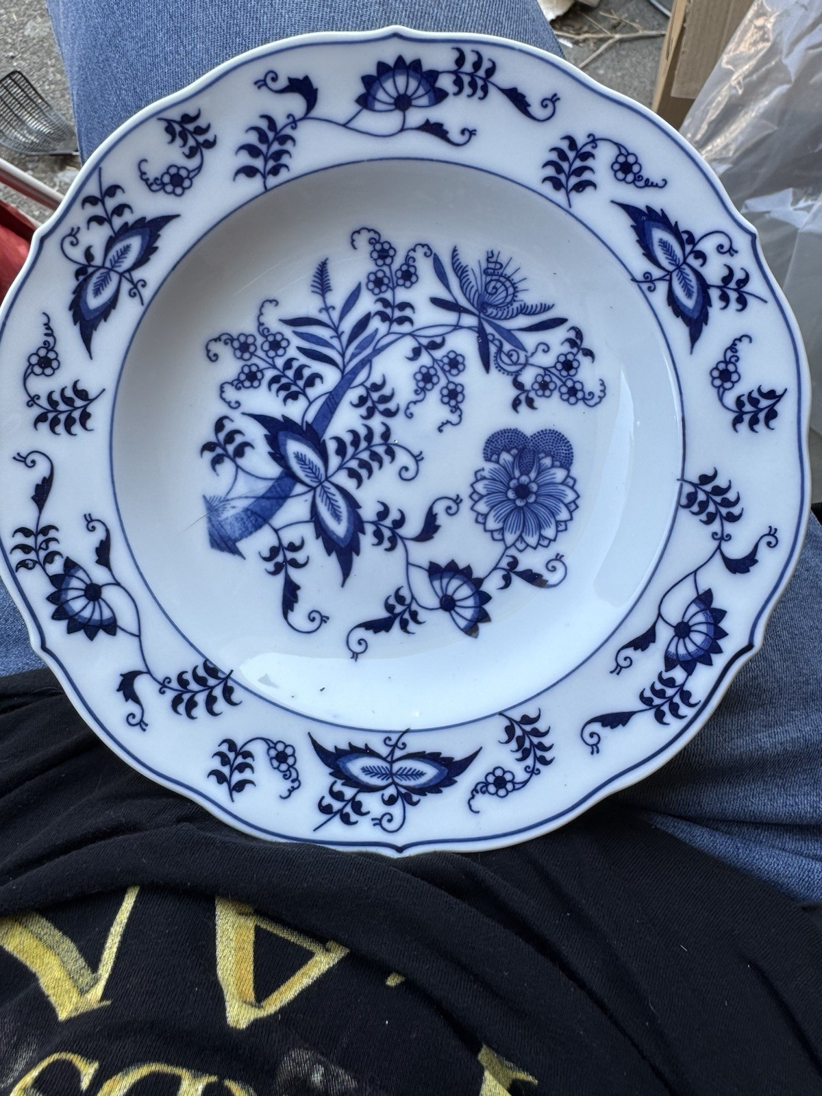 Blue Danube Blue Onion Floral Porcelain Plate White/Blue Round MPN 99183