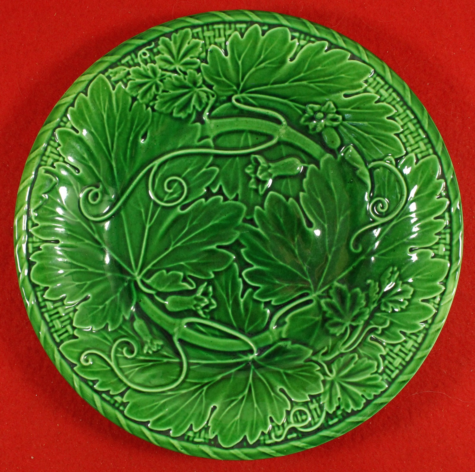 Vintage Bordallo Penheiro Dark Green Grape Vine Majolica Plate No Mark 8 1/2″
