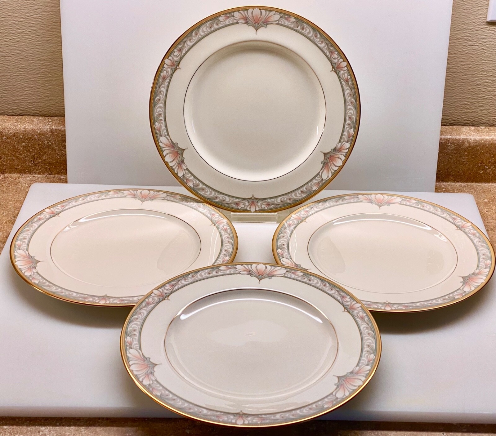 ELEGANT DINING ~ NORITAKE BARRYMORE ~ (4) 10 1/2″ DINNER PLATES ALL EX COND !