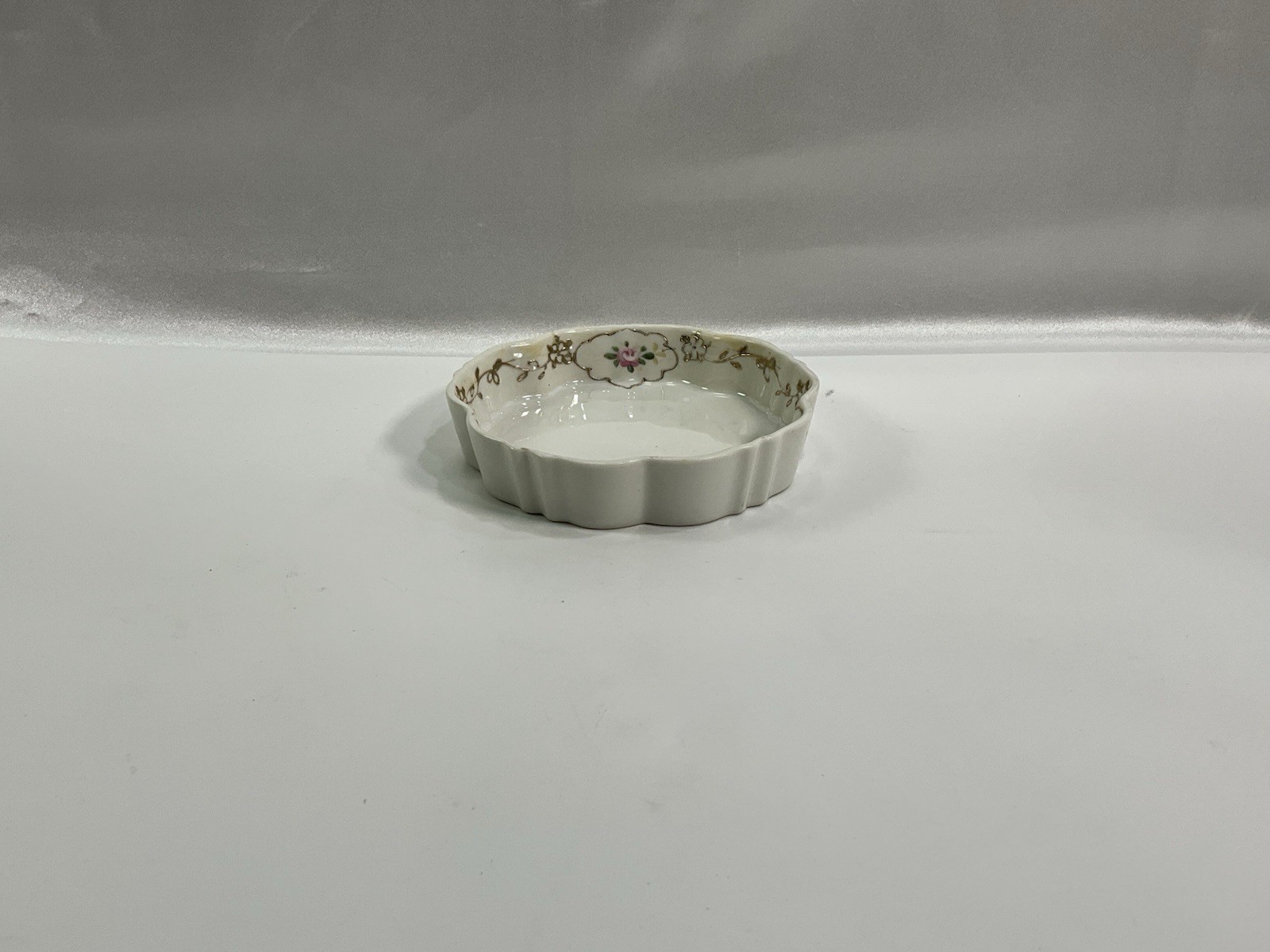 Vintage Hand Painted Nippon Floral Porcelain Trinket Dish Gold Gilt 4.25″