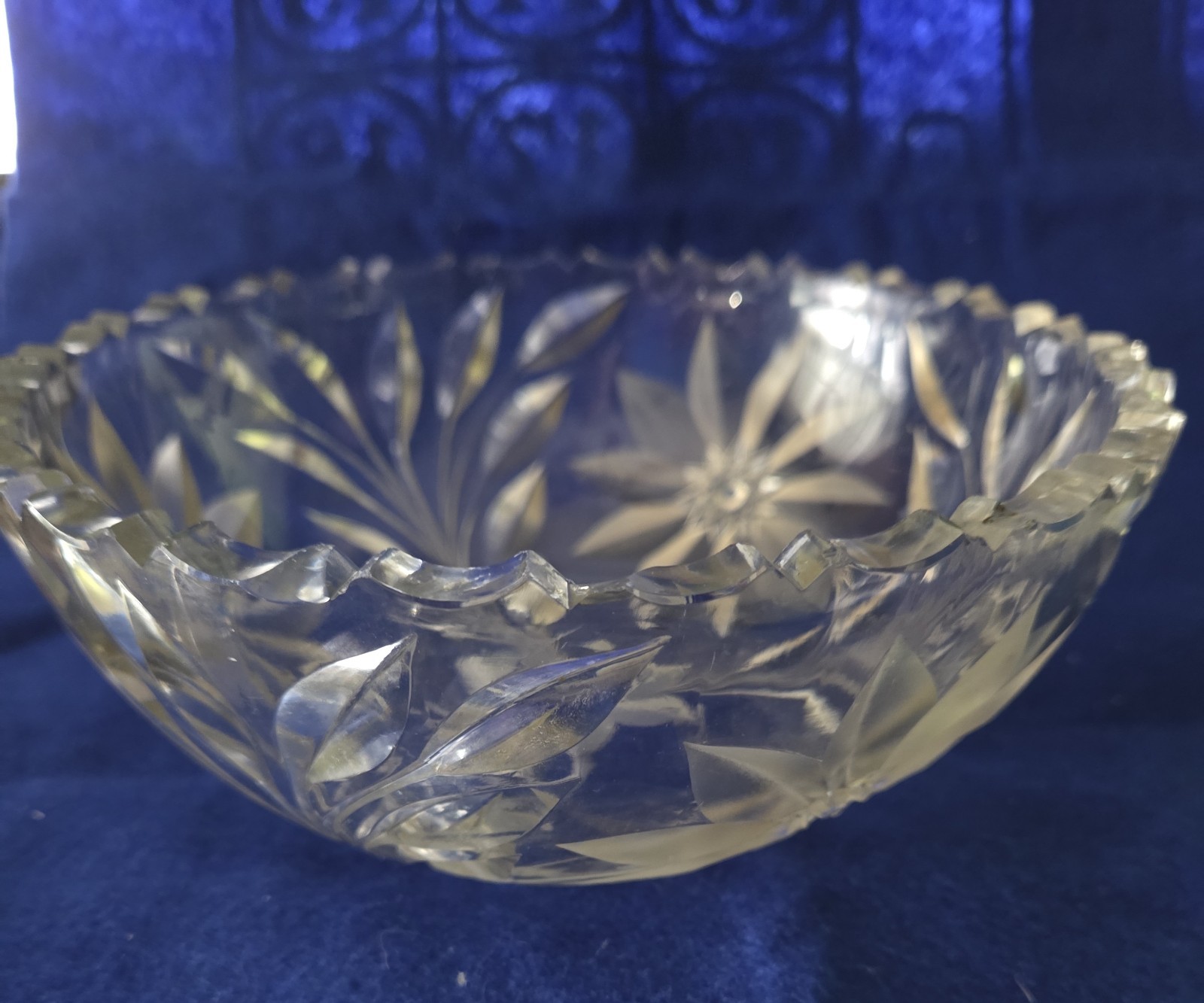 Vintage Lead Crystal Cut Floral Bowl 8″ Heavy 2.1 lb Scalloped Rim