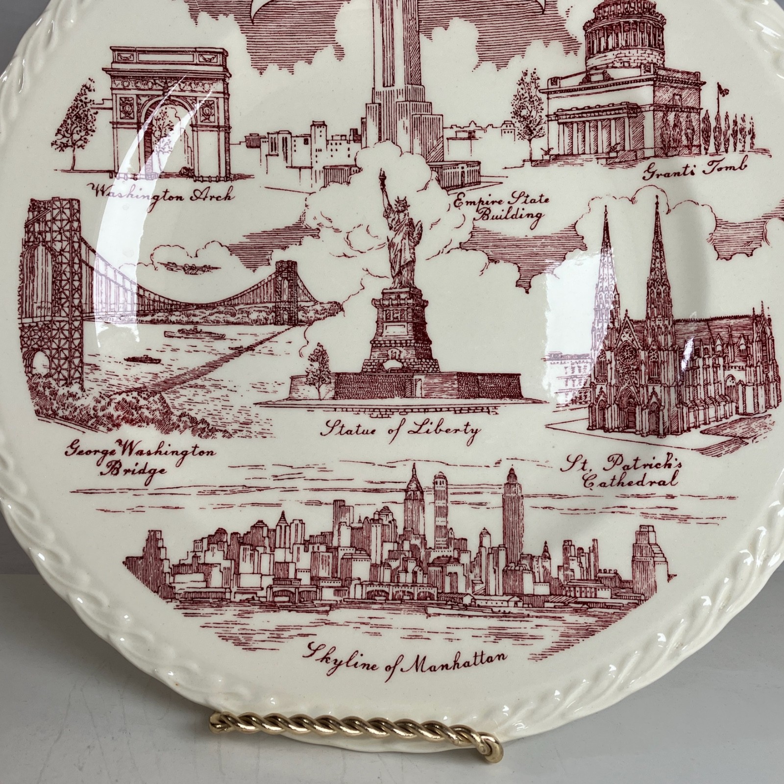 Vernon Kilns NEW YORK MANHATTAN Red Plate Empire State Building Statue of Libert