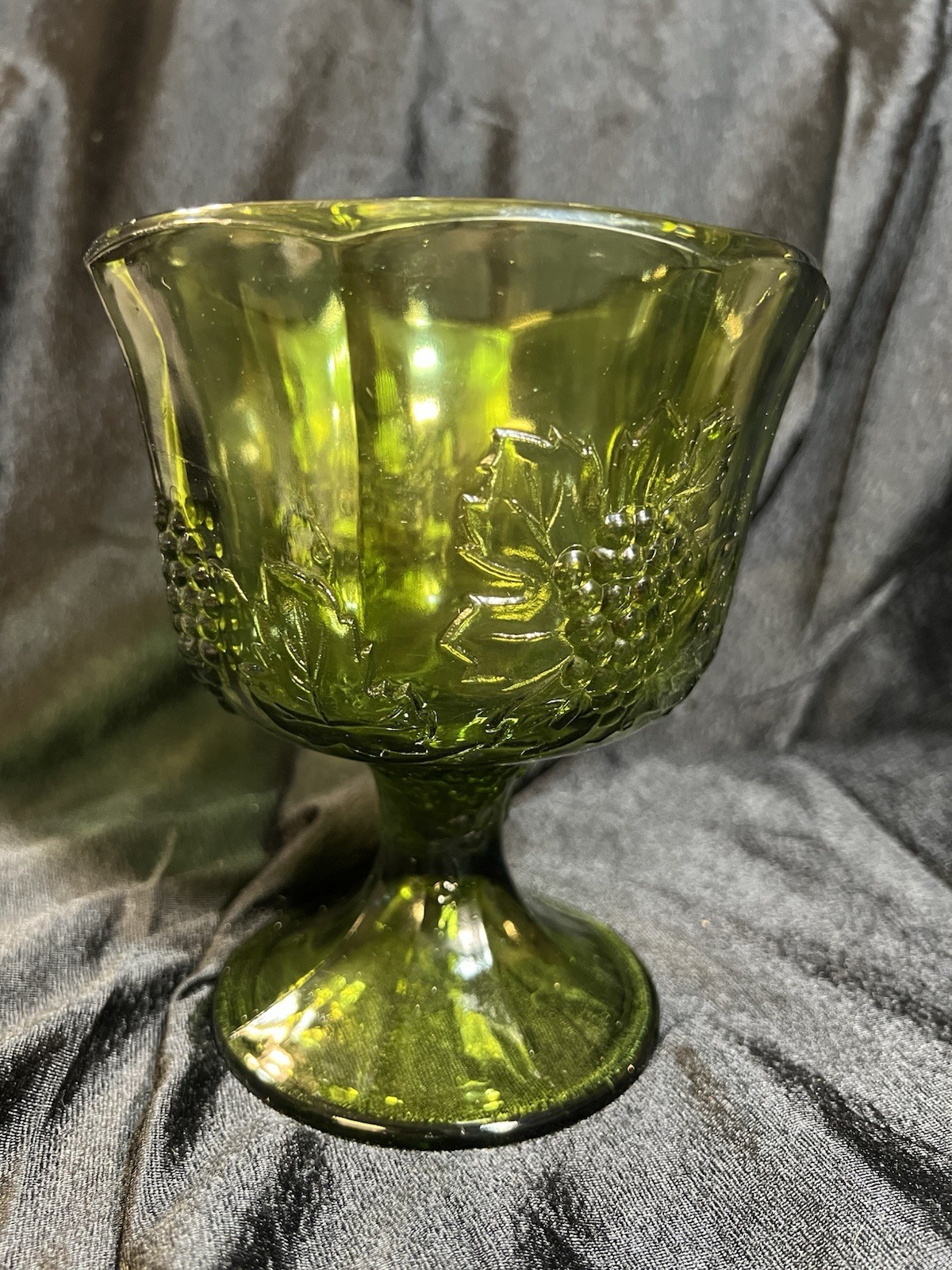 Vintage Indiana Glass Colony Harvest Pedestal Bowl Grape Avocado Green (2222)