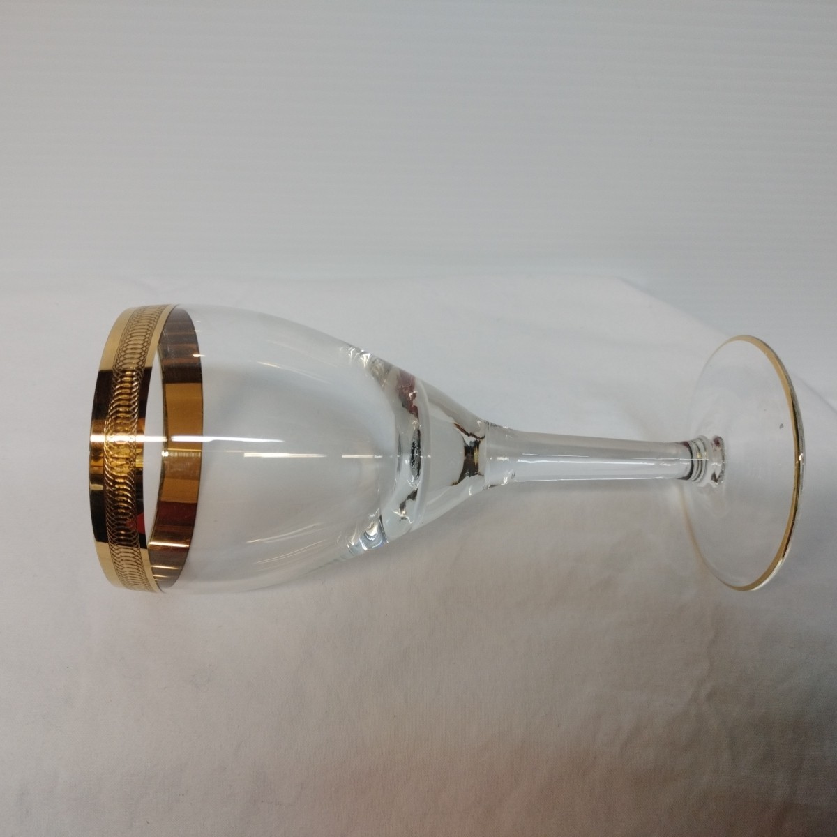 Gold Trim Crystal Goblet Wine Glass 5″5×2″5 high Set Of 4 See Picture