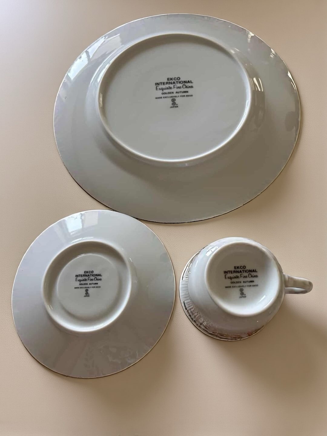 Porcelain Floral Twelve-Piece Dinner Set Cups Saucers Plates Bowls White Gold