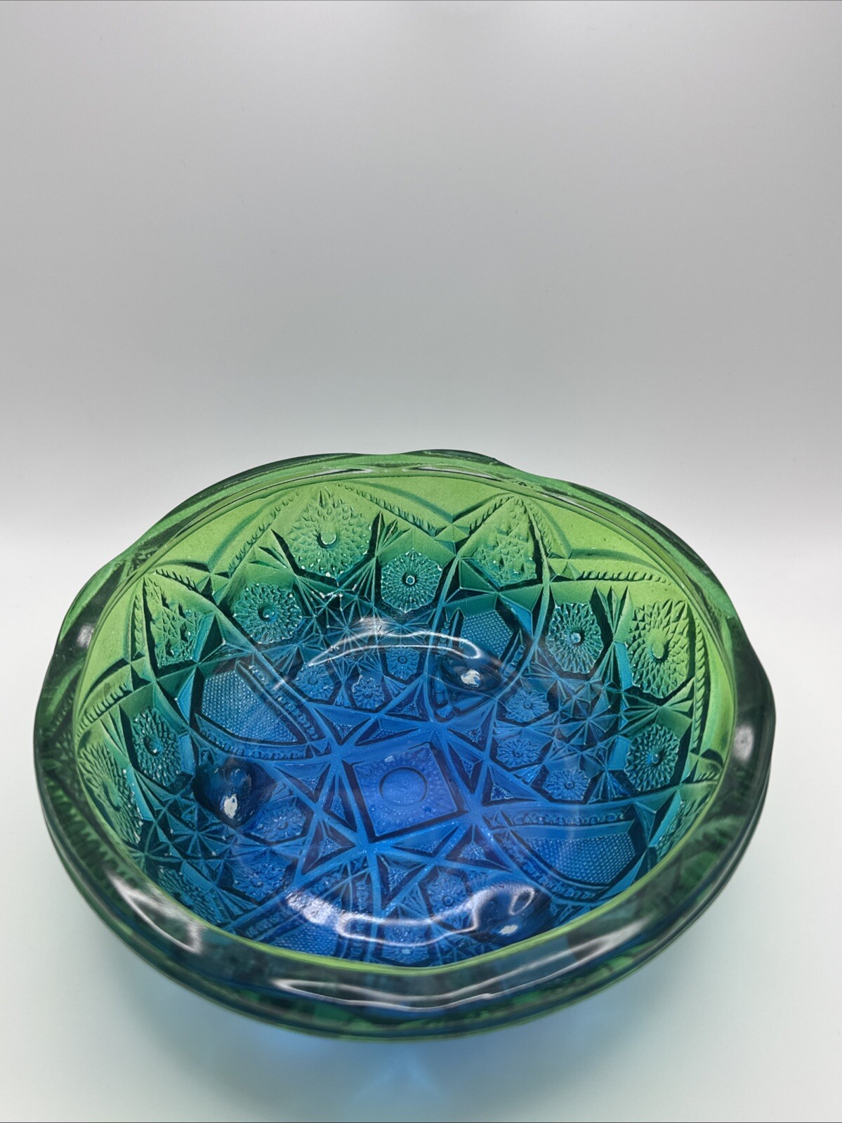 Vintage Jeannette Glass 7″ Green Blue Ombre’ Flashed Bowl