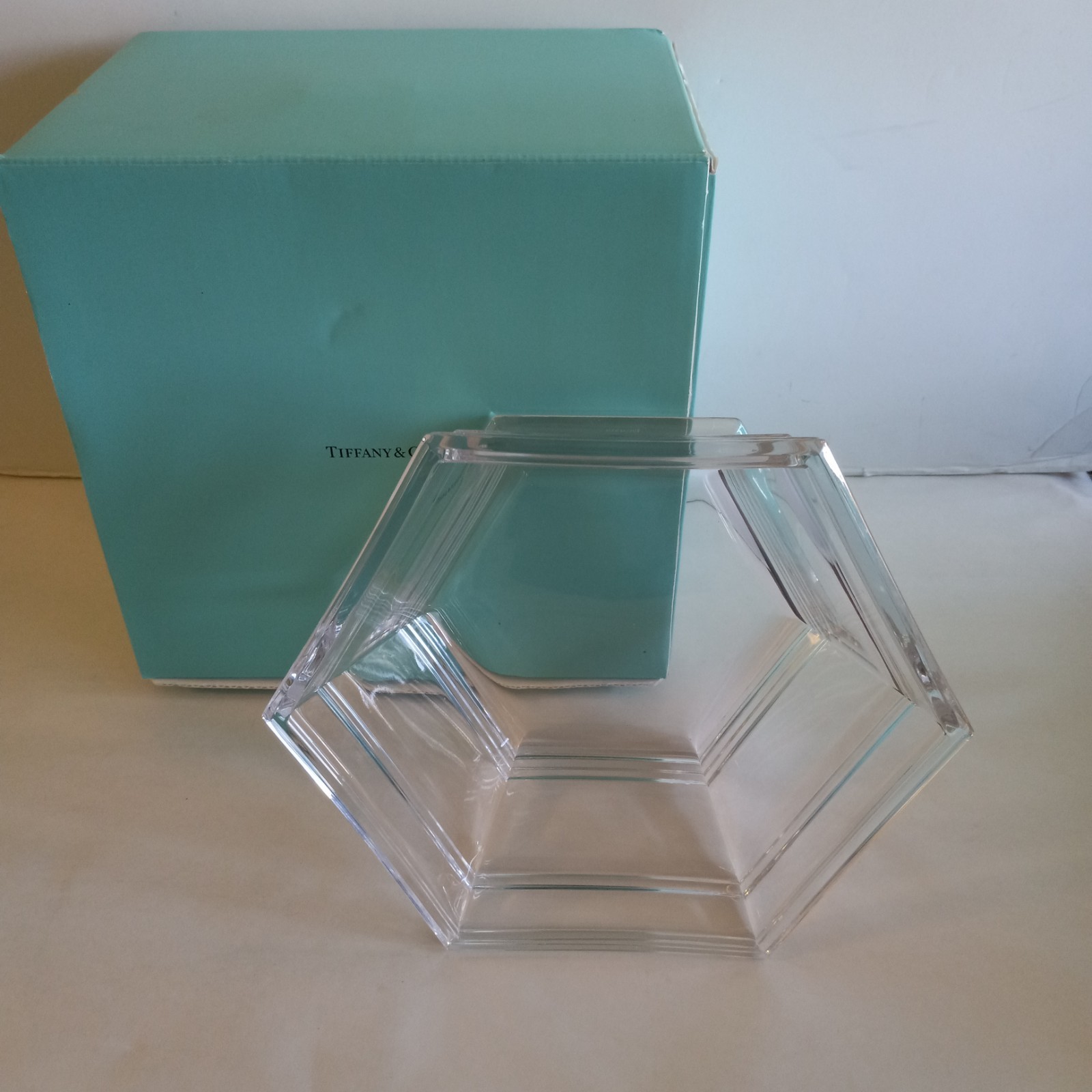 PREOWNED TIFFANY & CO. WINDHAM CRYSTAL BOWL HEXAGONAL SIX SIDED SIGNED ORIG BOX