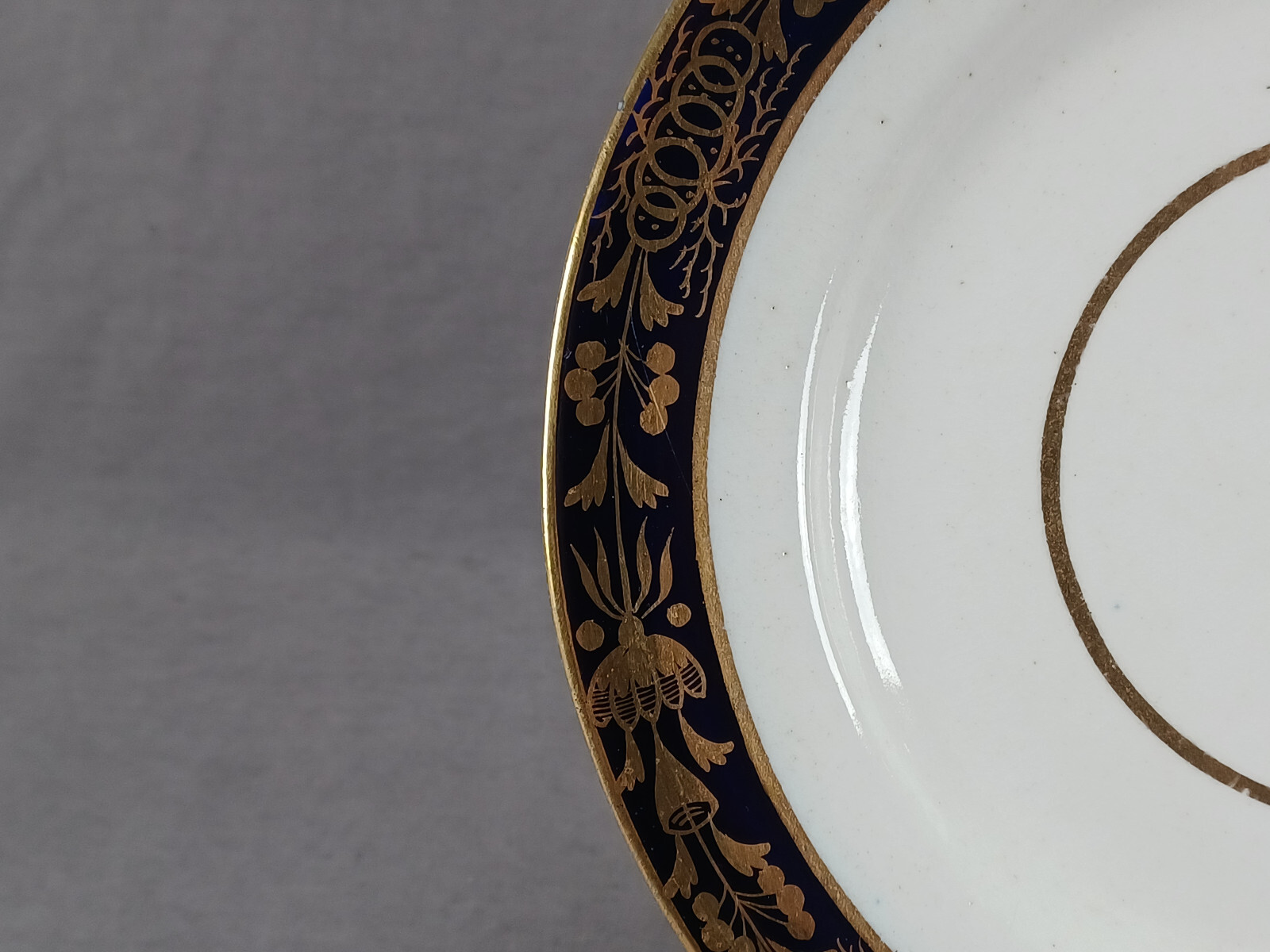 Chamberlain Worcester Gold Floral & Cobalt Border 9 1/8 Inch Plate C1800-1820 A