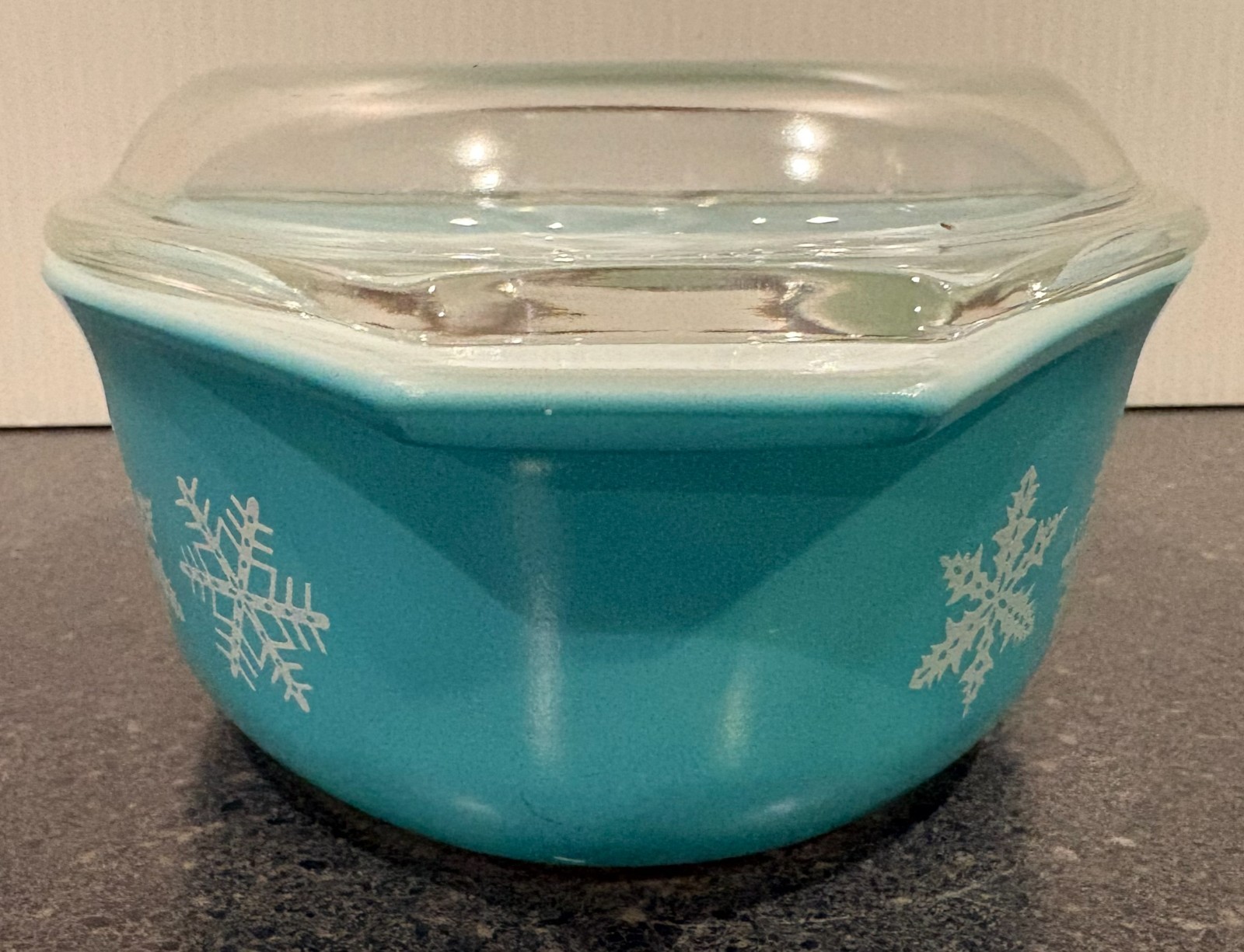 Pyrex 043 Turquoise Snowflake Oval Casserole Dish with Lid 1 1/2 qt vintage EUC