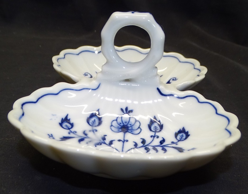 Blue Danube Double Nut Cup Handled Shell Shape – Blue Onion Japan Lipper & Mann