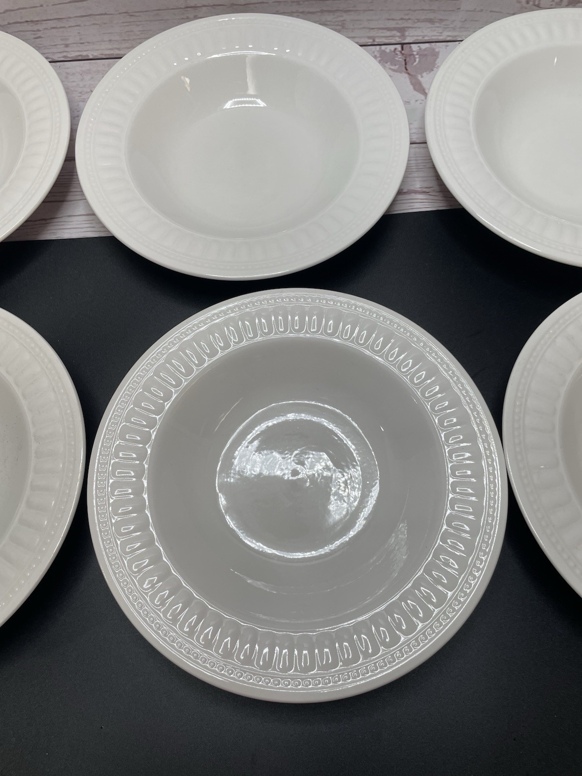 ONEIDA ARIEL PATTERN SOUP BOWLS SET OF 6 WHITE EMBOSSED RIM 8-7/8in ATHENA