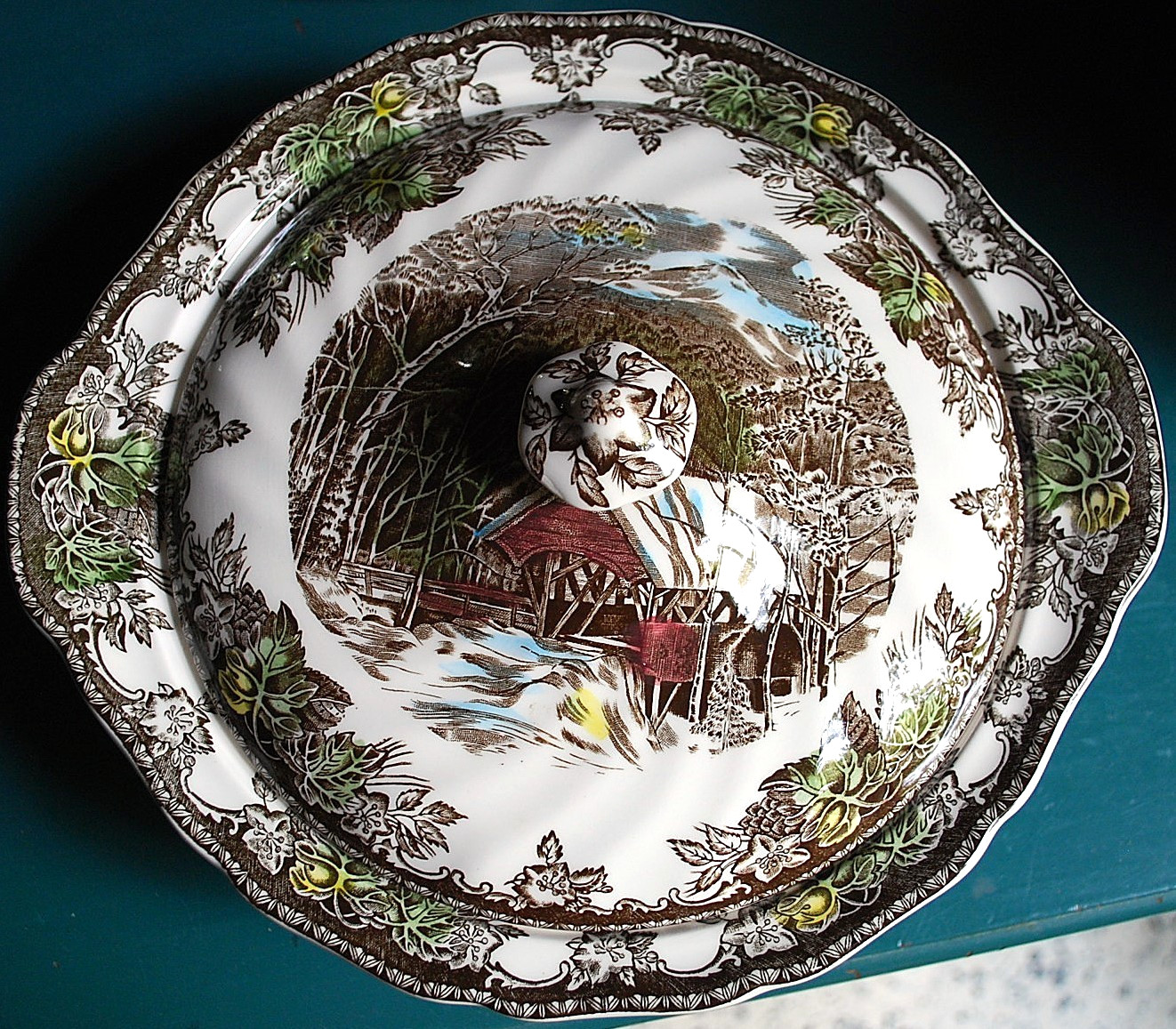 Vtg Johnson Bros COVERED BRIDGE FRIENDLY VILLAGE 10.25″ Covered Veg Dish ENGLAND