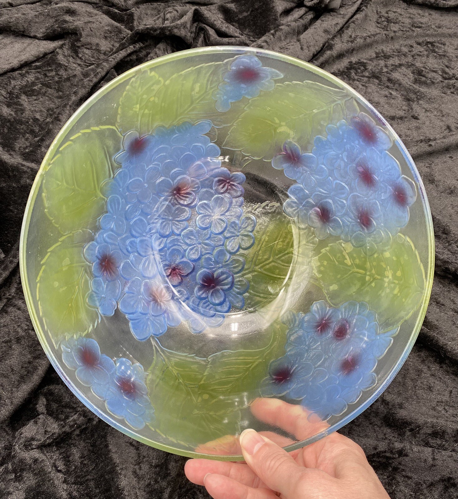 Vintage KIG Glass 3D Frosted Hydrangea 10” Textured Serving/Salad Bowl