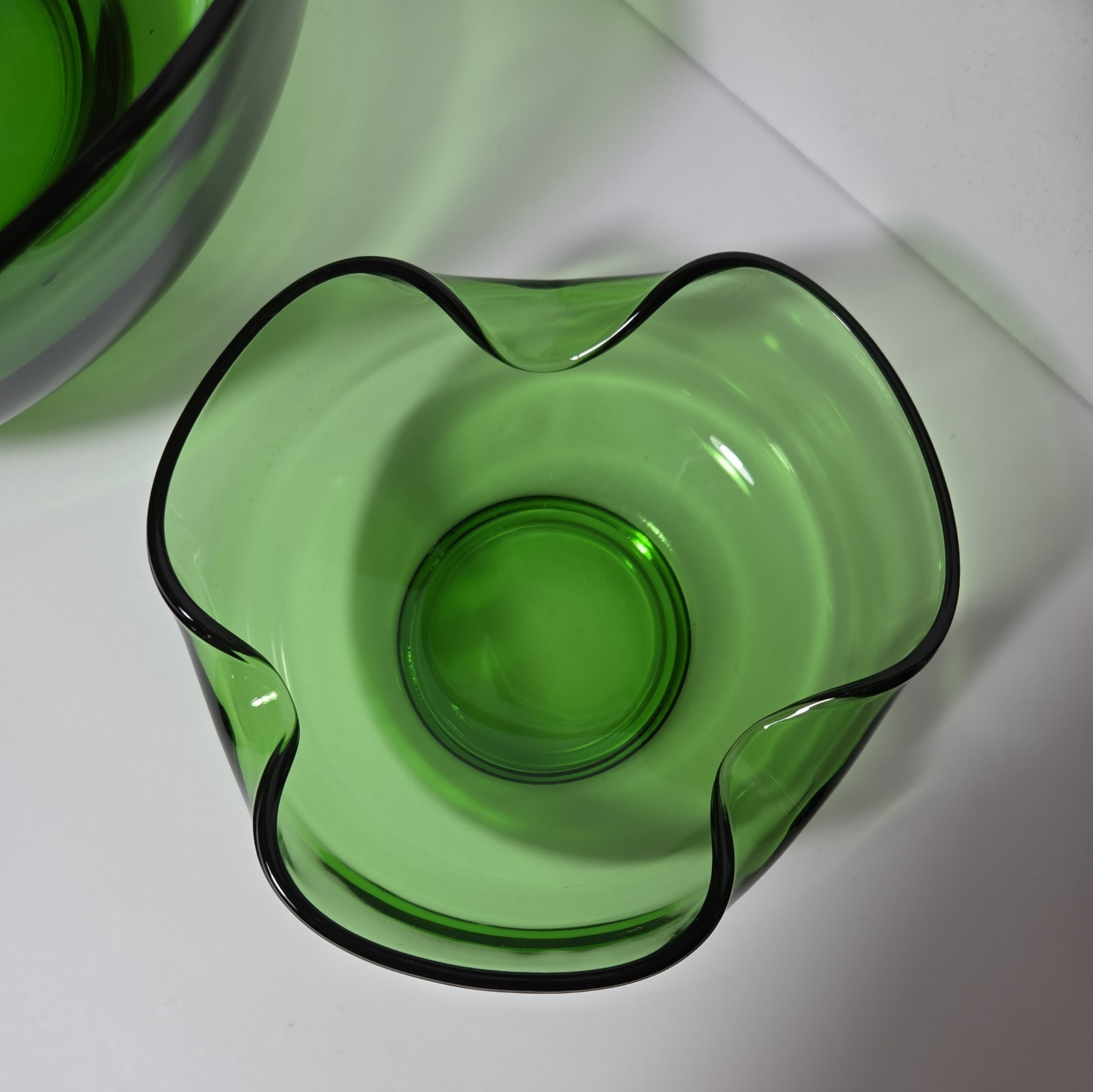 1950-60’s Forest Green Anchor Hocking Dip & Chip Pinched Side Bowl Set of 2