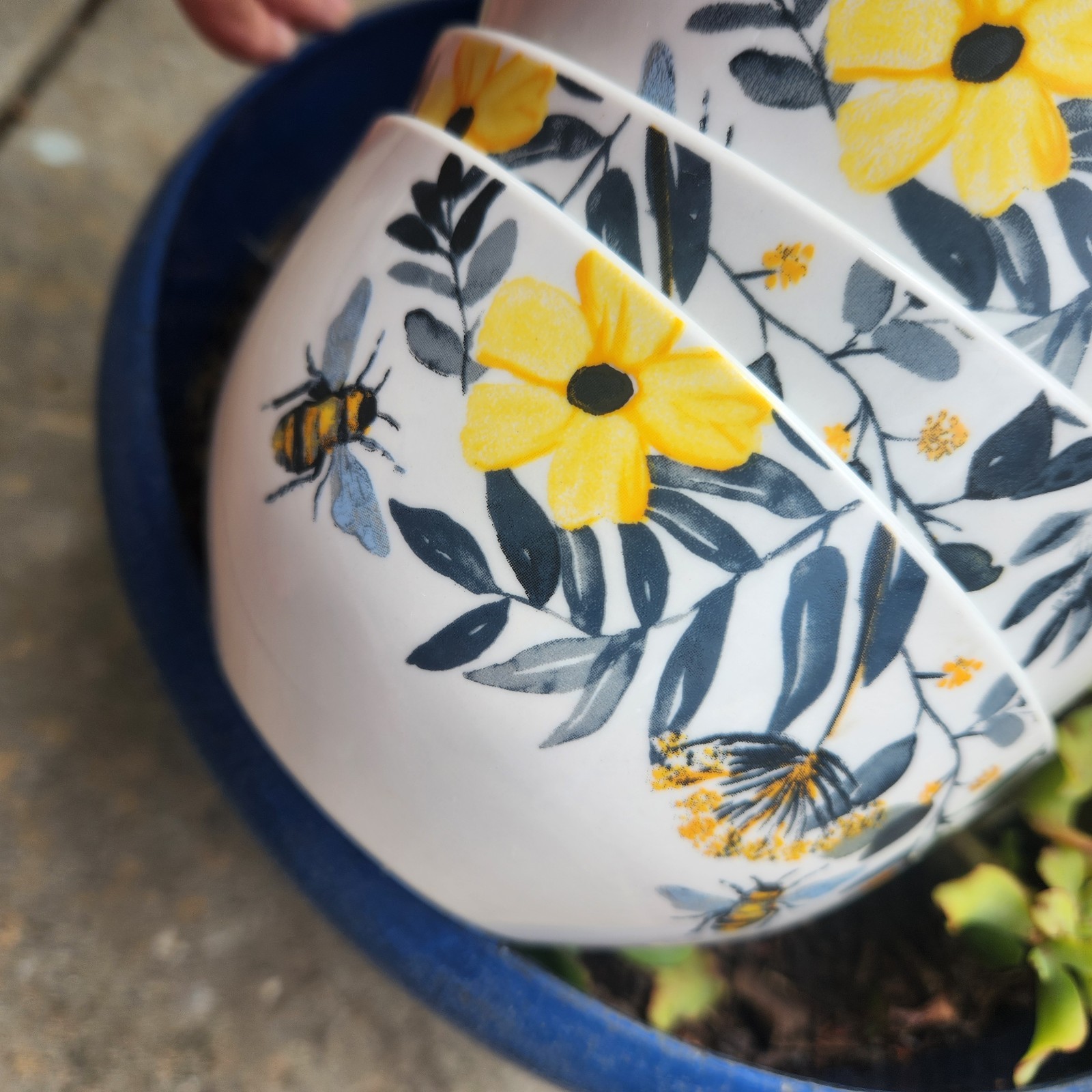 Royal Norfolk Spring Bee Bee Happy Cereal Bowls Set of 6