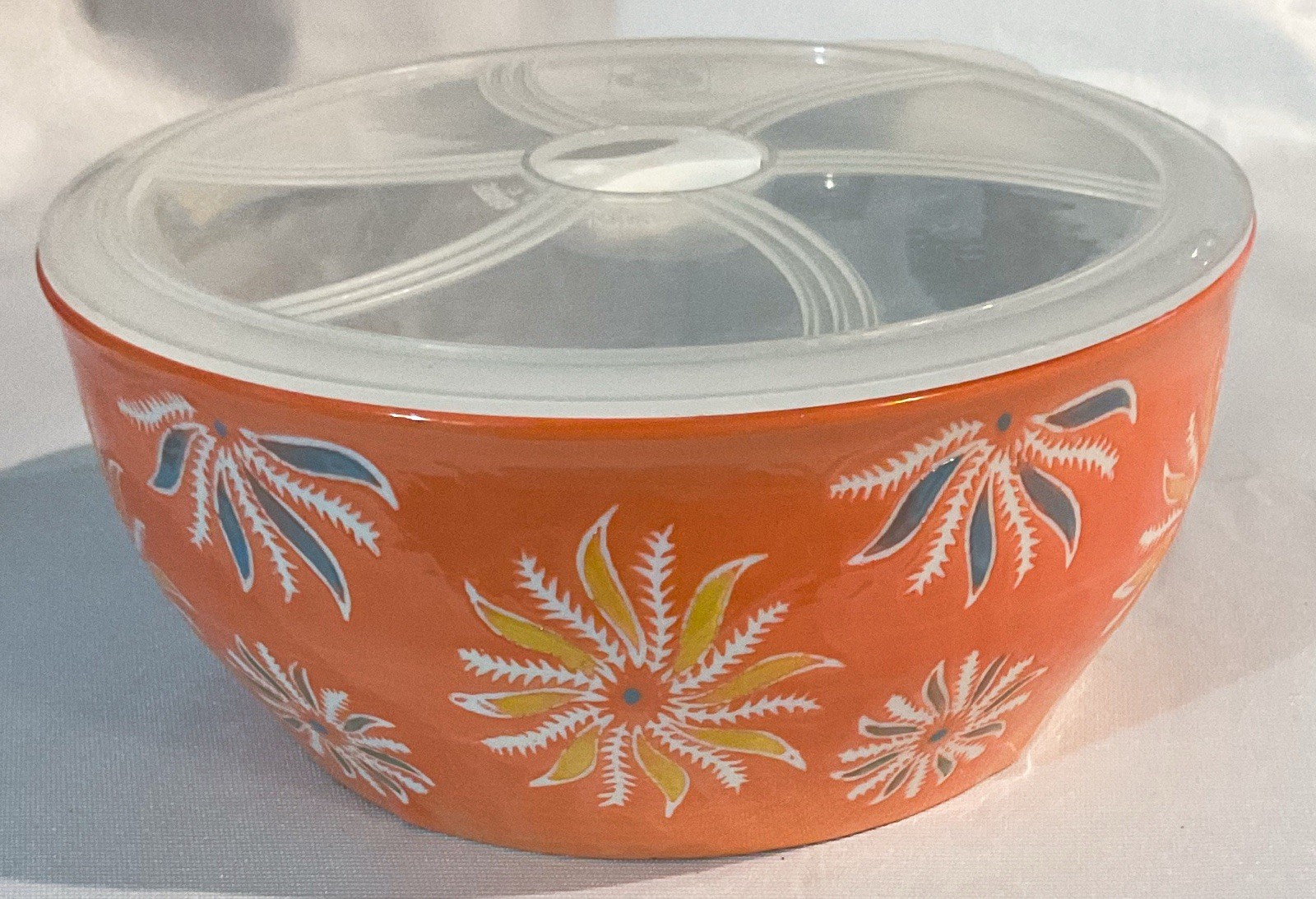 Yokohama Studio Hand Painted FLORAL Flower Power 7 1/4″ Ceramic Bowl Vented Lid