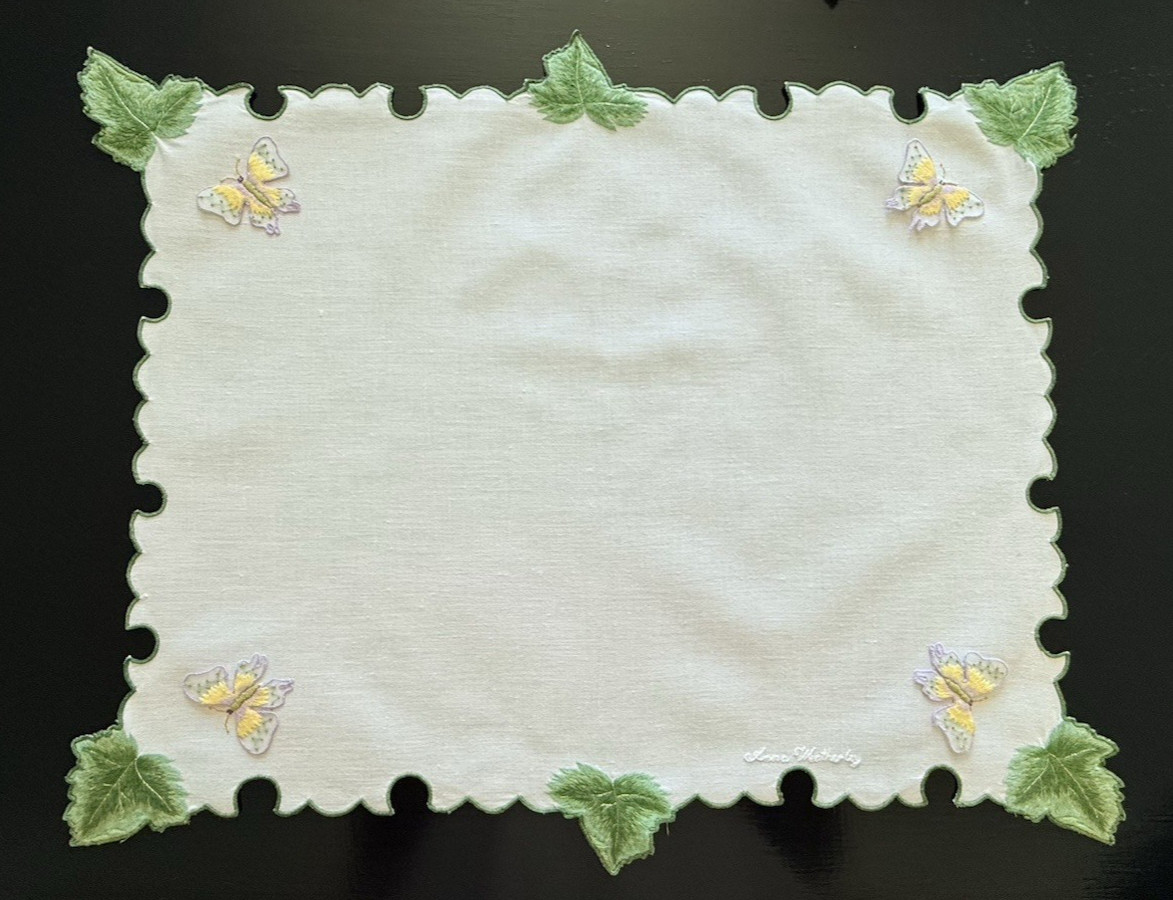 Anna Weatherley Butterfly Ivy Garland Set of 8 Placemats ( Astonishing find! )
