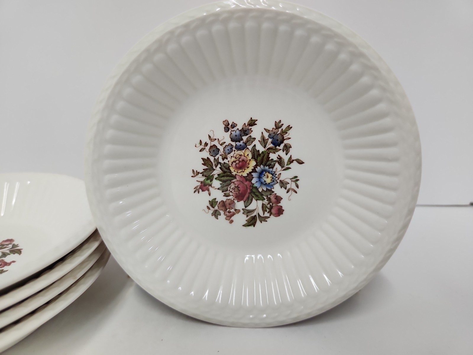 Wedgwood Edme Conway 5 1/4 inch Fruit Dessert Bowls (Lot of 6)