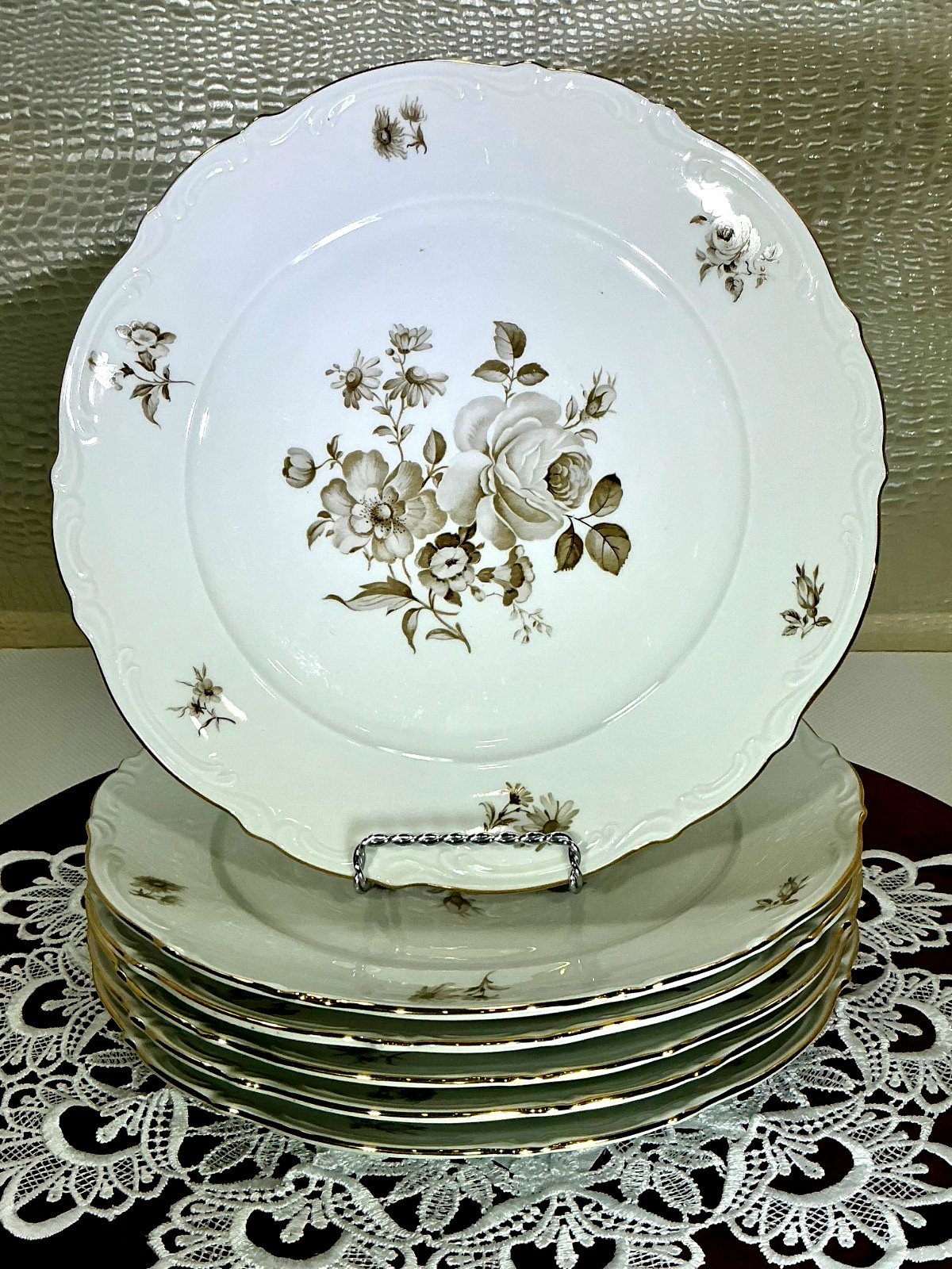 Mitterteich Charming Barbara 10 1/2” Set of 6 Dinner Plates 1949-1959 Germany