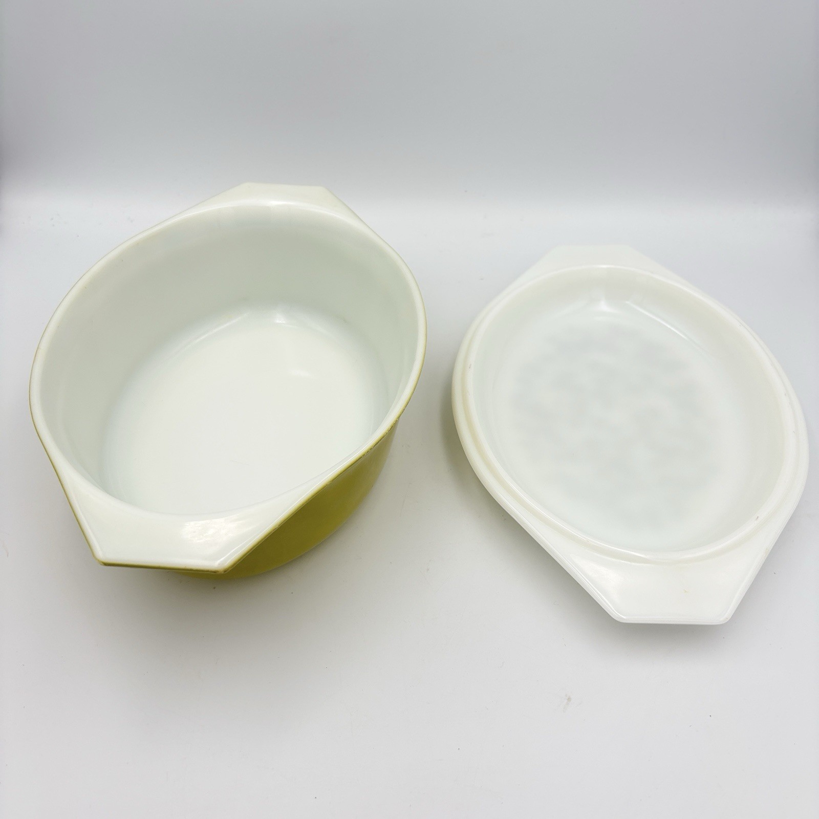 Vtg. PYREX Verde Olive Green 1-1/2 Qt. Oval Casserole Dish W/ Lid 043 Ovenware