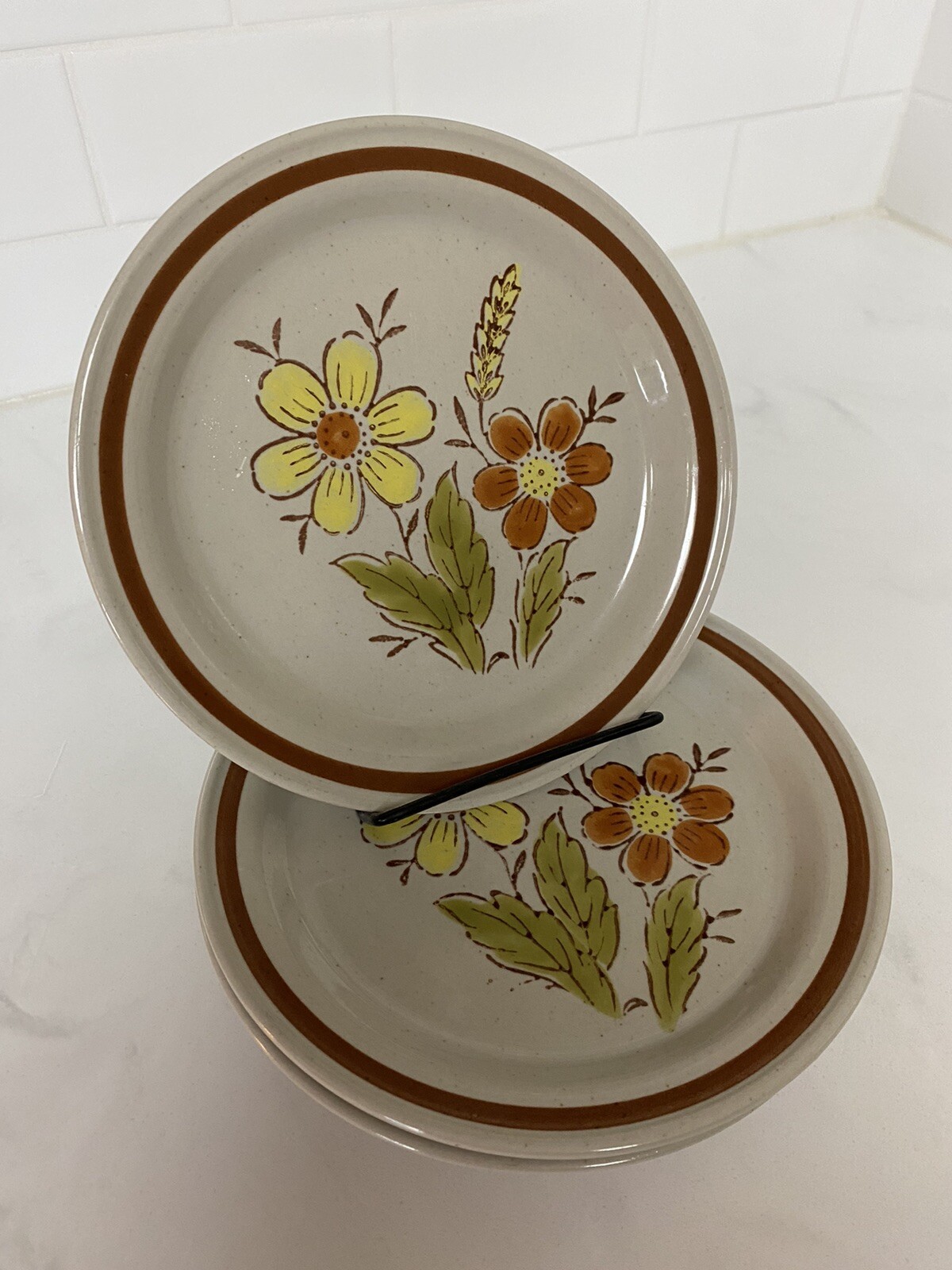 7 PcAutumn Collection Wheat Flowers Stoneware (4) 7.5″ Plates (3) 10.5” Dinner