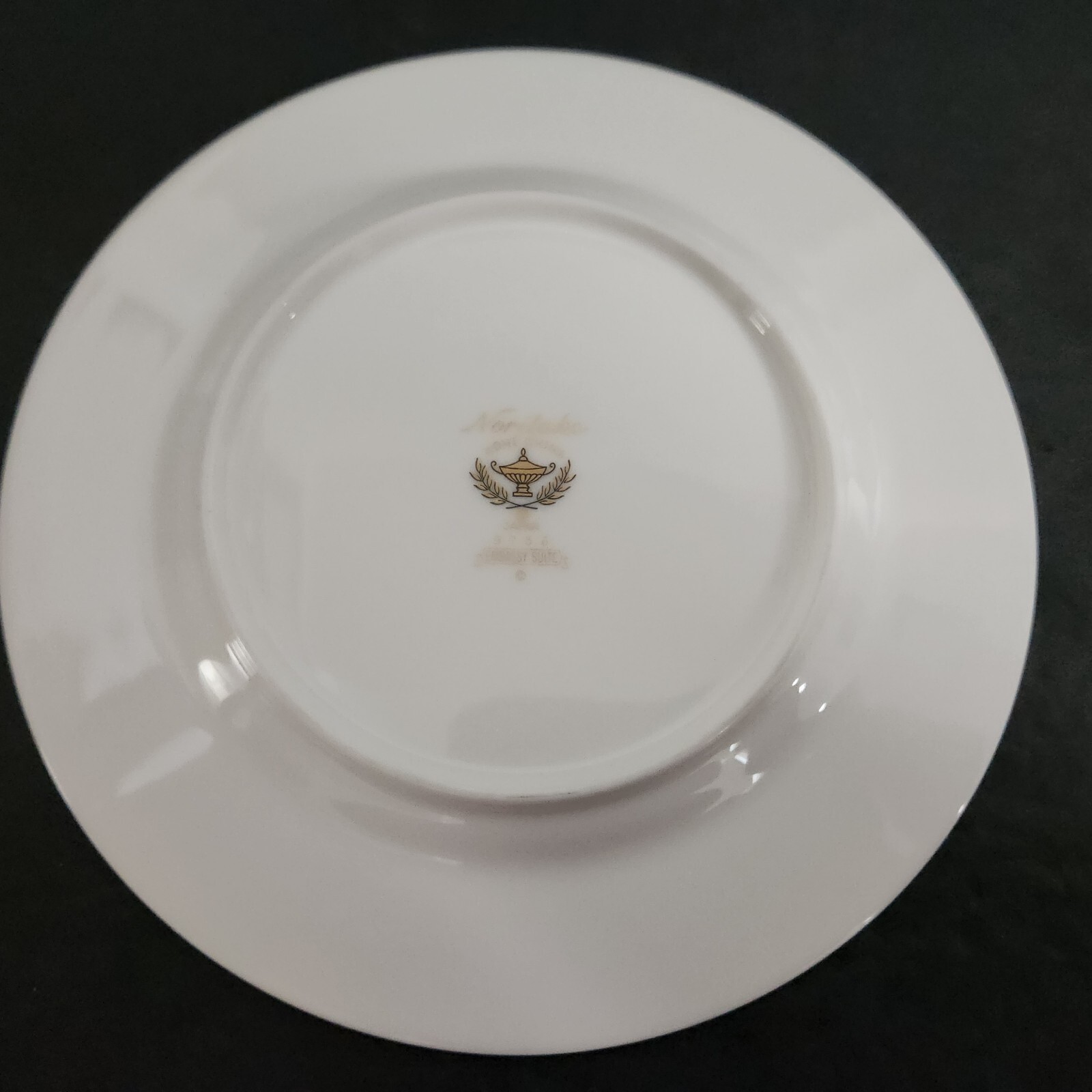 Embassy Suite By Noritake 2-cups And Saucers, 1- Bread And Butter Plate, 5 Pcs