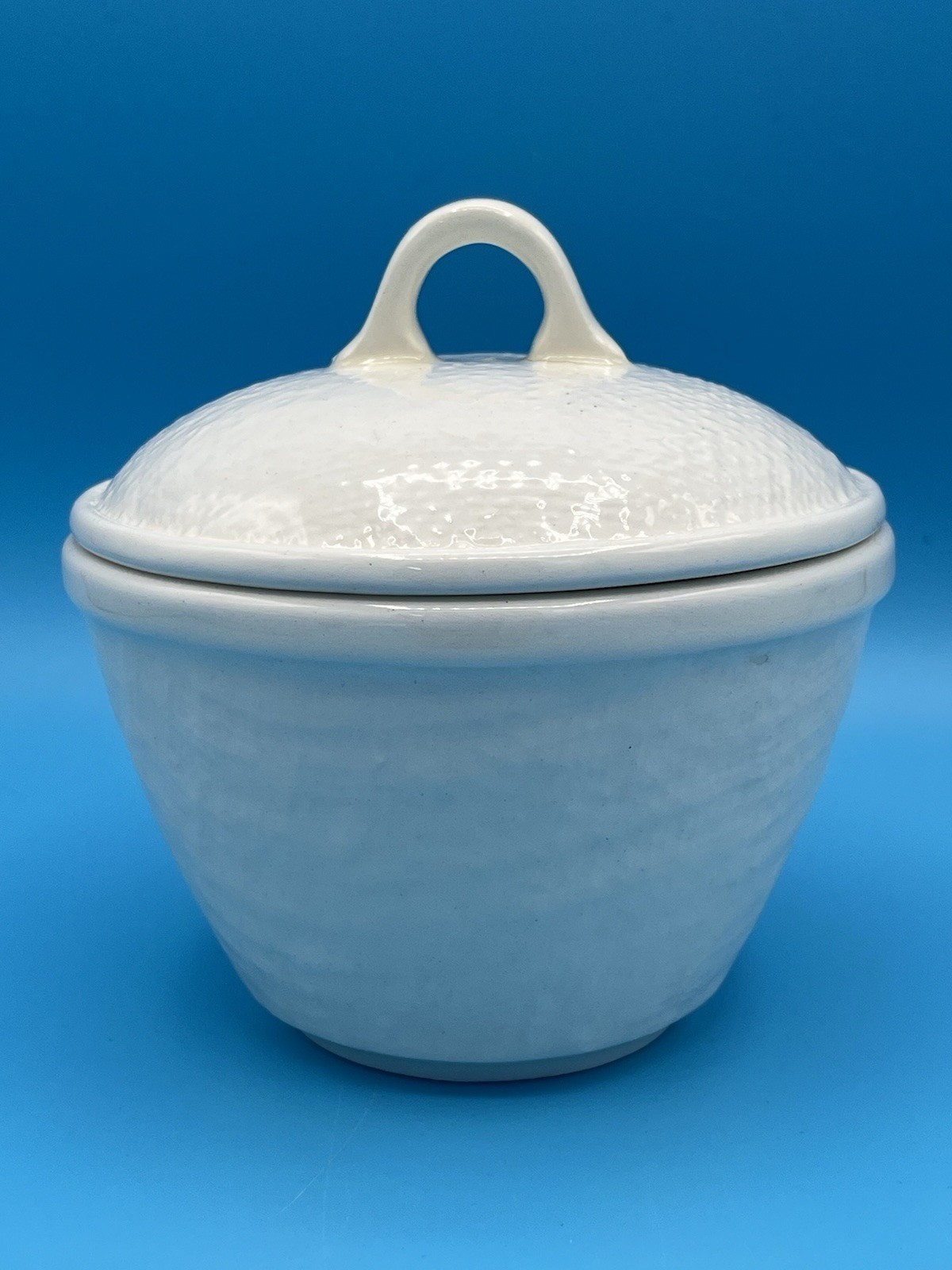 Stangl Pottery Sugar Bowl Burlap White Embossed Texture Ware With Lid Handle 5″H
