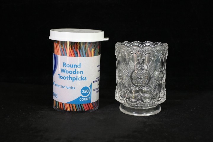 HTF ANTIQUE US GLASS TENNESSEE STATES PATTERN CRYSTAL TOOTHPICK HOLDER EAPG