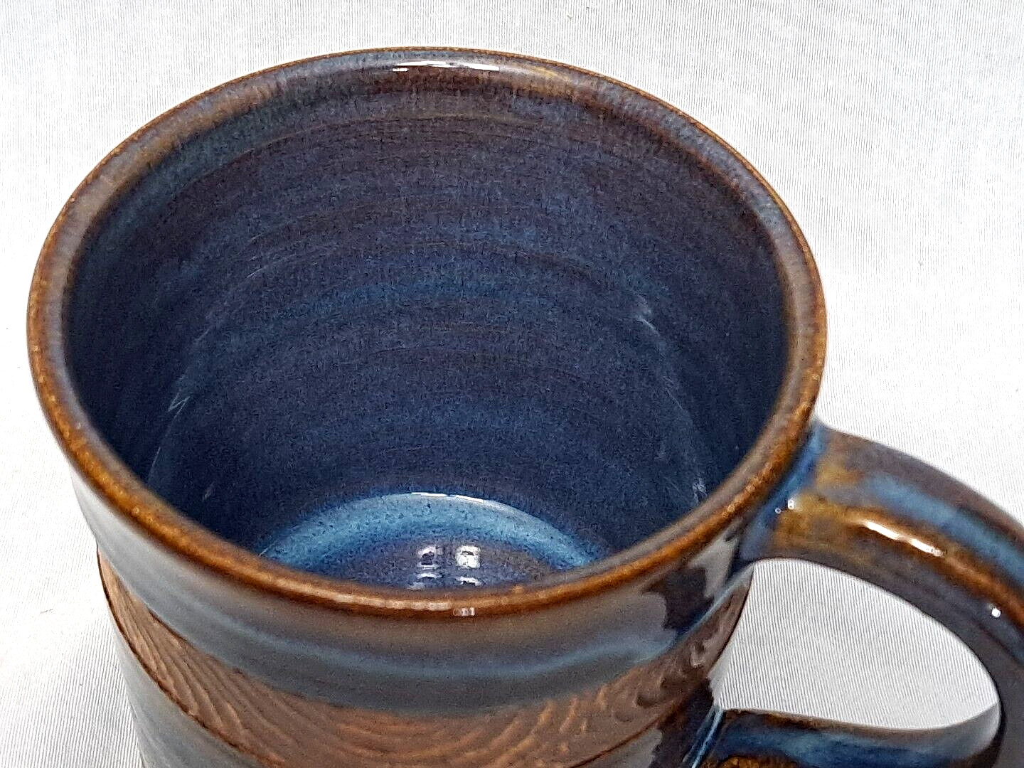 4 Studio Pottery Coffee Mugs Drip Glaze Native Island Look 18 Oz Carved Stamped