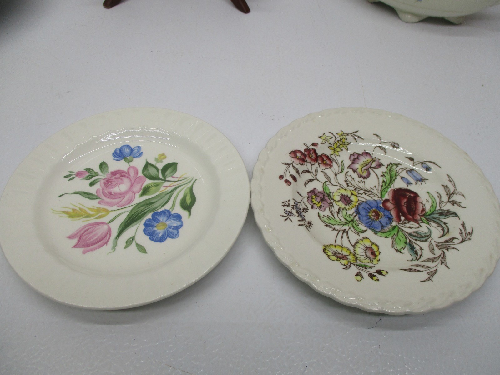 Vtg Mismatched China (4)BREAD/DESSERT Plates (4)SAUCERS-(2) VEG BOWLS-GRAVY BOAT