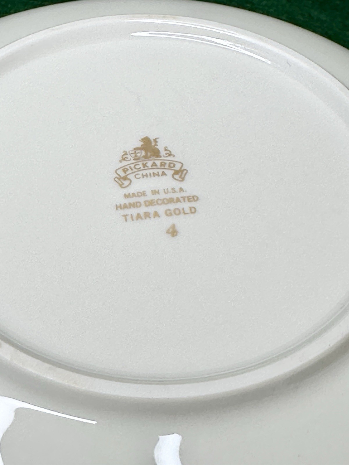 Pickard China TIARA GOLD 9in Round Vegetable Bowl Cream & Gold NWOL