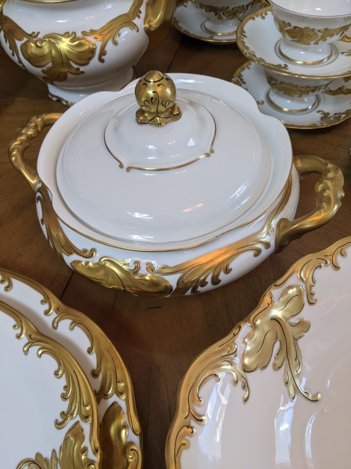 WALBRZYCH WAWEL CHINA POLAND GOLD GILDED EDGE COMPLETE SERVICE FOR 10 UNBOXED