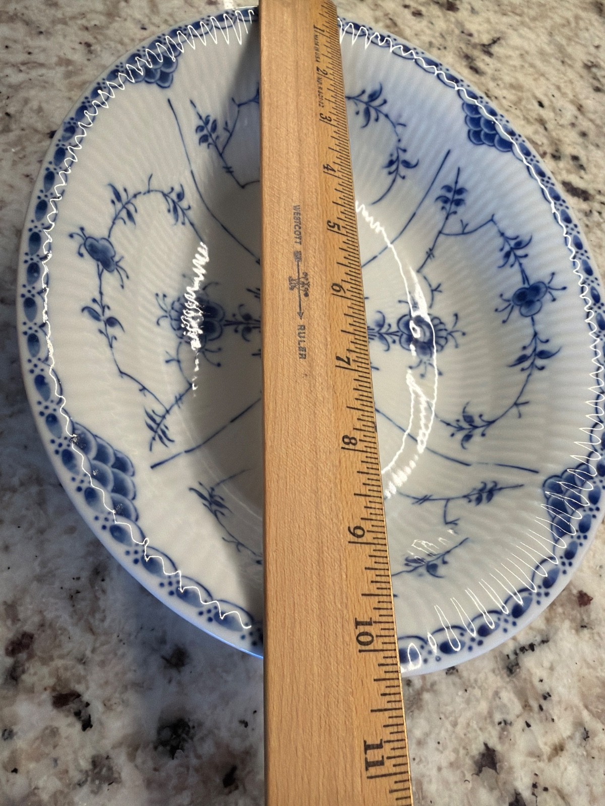 Vintage New LIPPER AND MANN BLUE FJORD OVAL SERVING Fluted BOWL 10 1/4″ x 7 7/8″