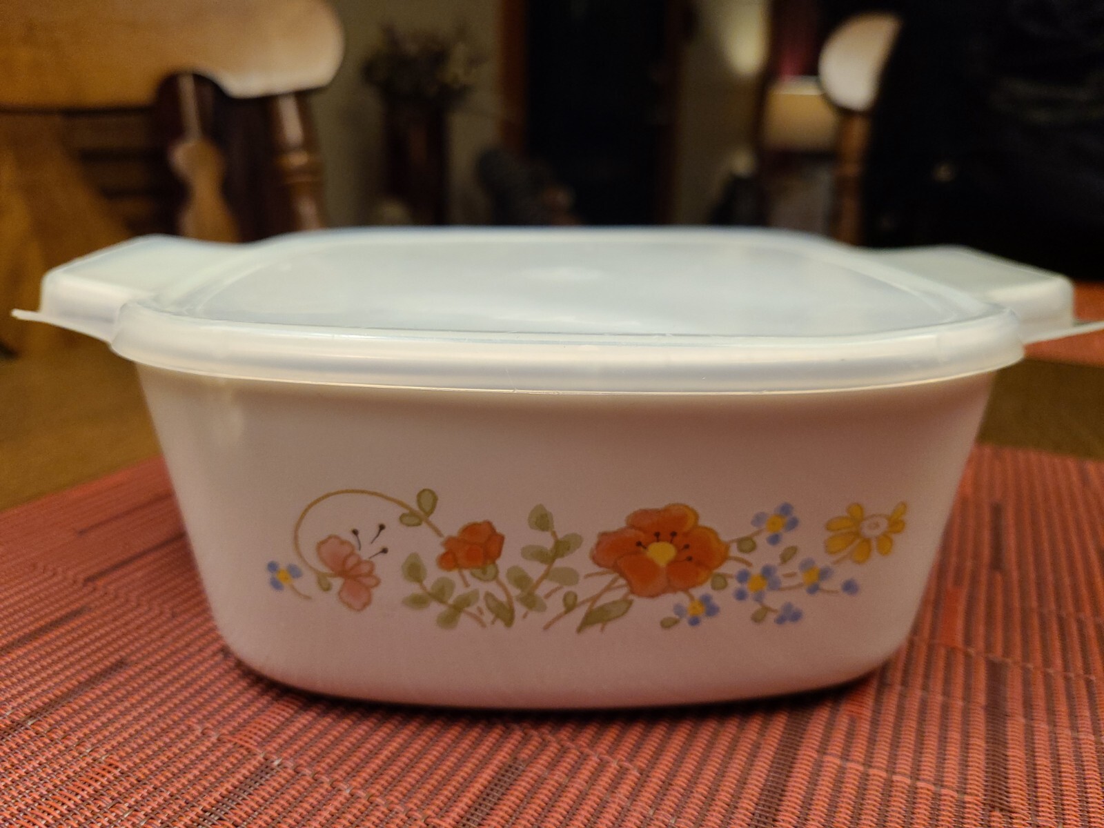Corelle Corning WILDFLOWER 1.5 Liter Casserole With Snap On Lid