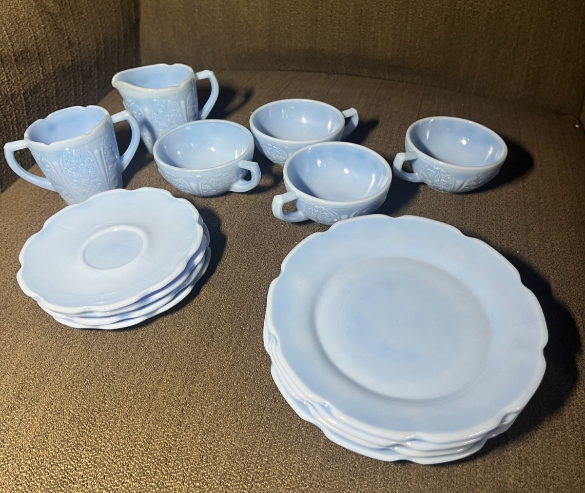 Jeannette CHERRY BLOSSOM DELPHITE BLUE 14 PC CHILD’S DINNER SET ORIGINAL BOX