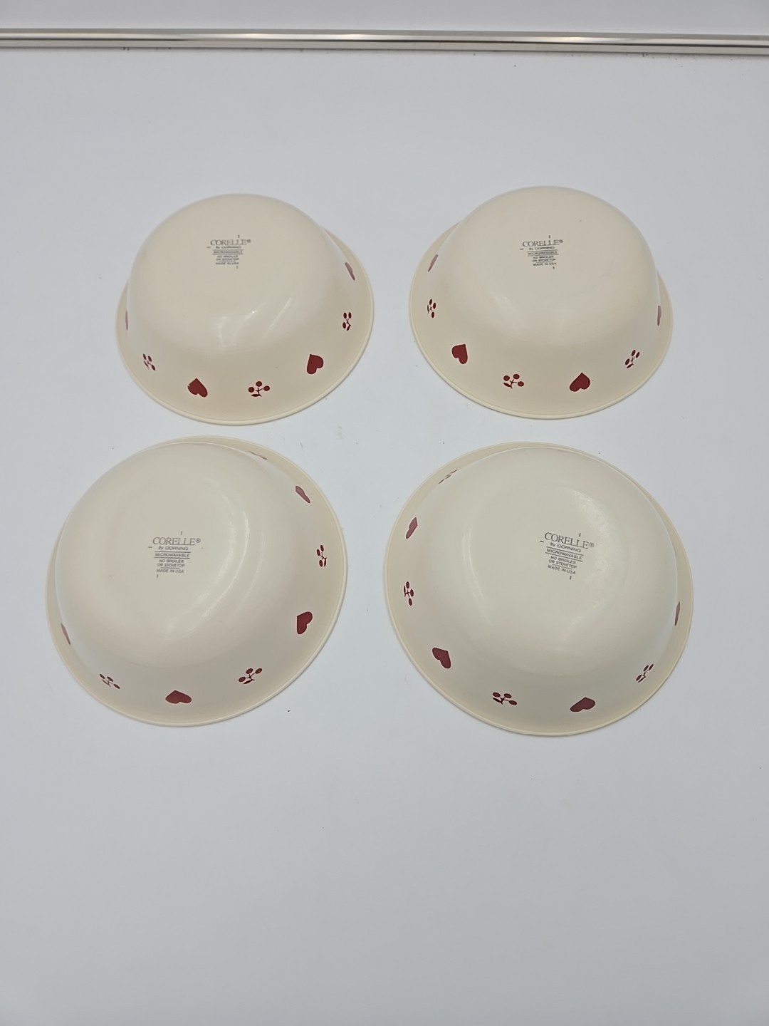 CORELLE Hometown Red Hearts Houses Blue Flowers Four Piece Cereal Bowls USED