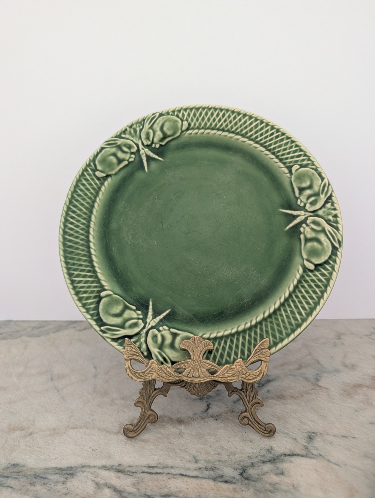 Vtg Bordallo Pinheiro Rabbit Green Dinner Plate 10.25″ Set Of 2 Read Description