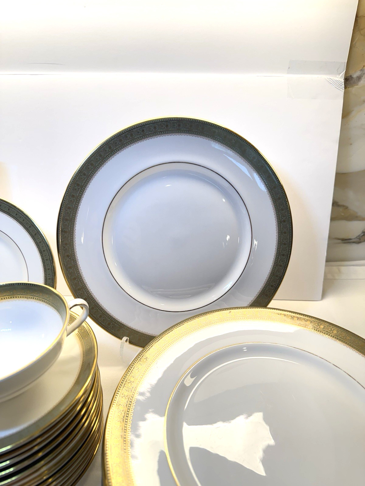 72pc Royal Doulton BELVEDERE H5001 China Set – Service for 12+ – Pristine Gold