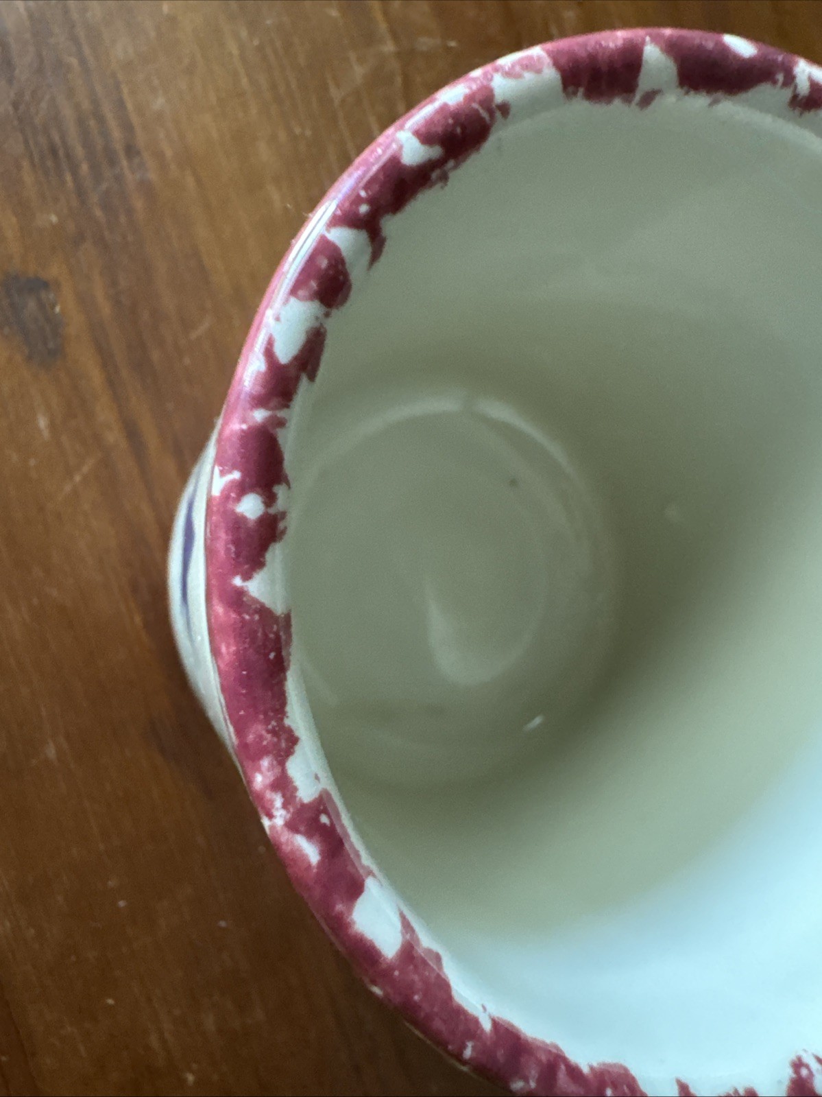 Gerald E. Henn Red Spongeware Crock Cream Blue Stars Roseville Ohio 4.25″ T