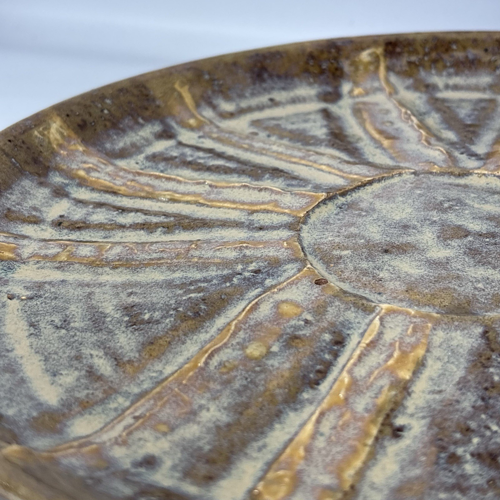 NICE 1988 Louisiana Studio Art Pottery 11” Handcrafted Sunburst Serving Platter