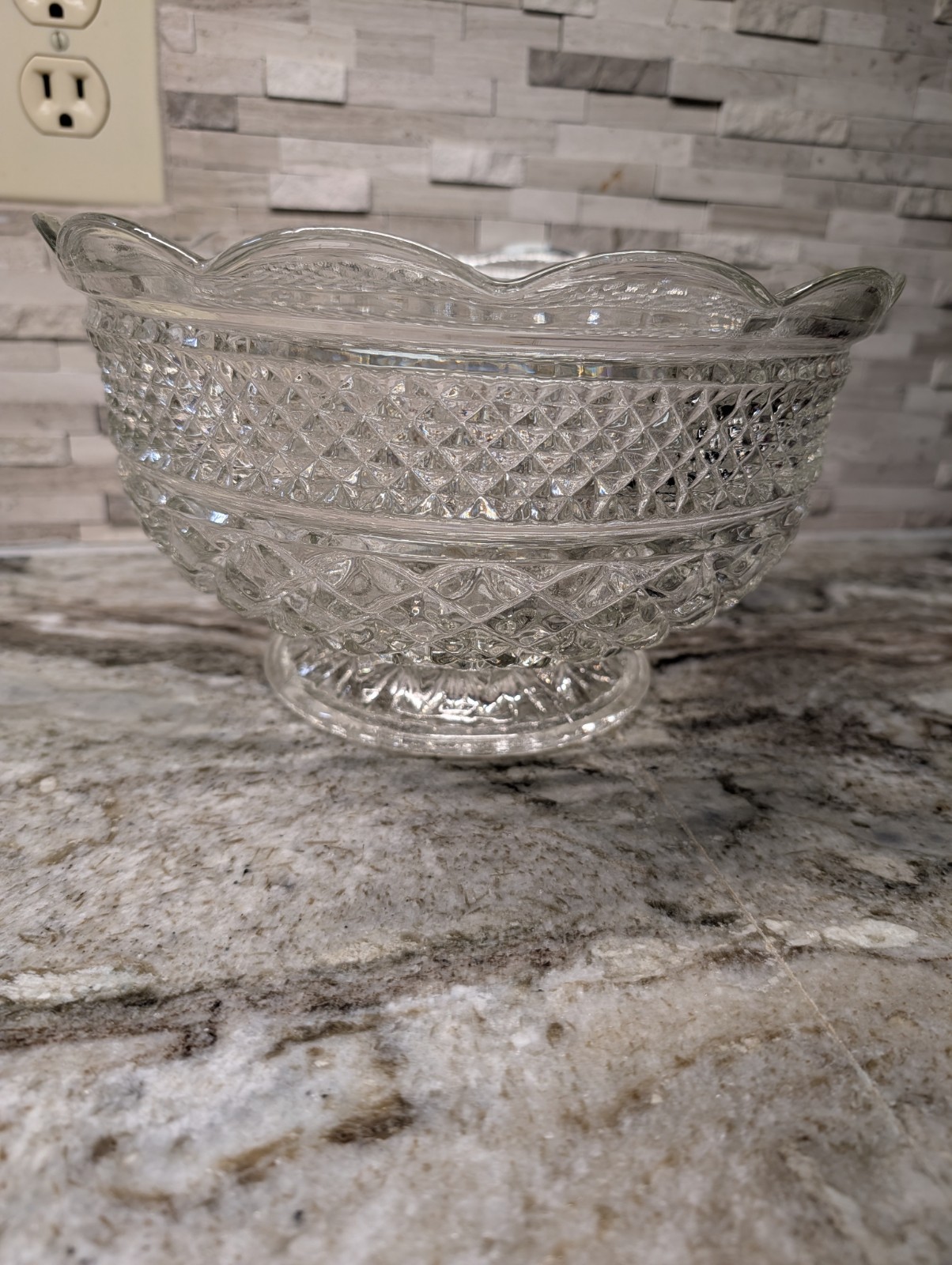 Wexford Anchor Hocking Fruit Bowl Footed 10″ Glass Center Piece Vtg W/Box USA