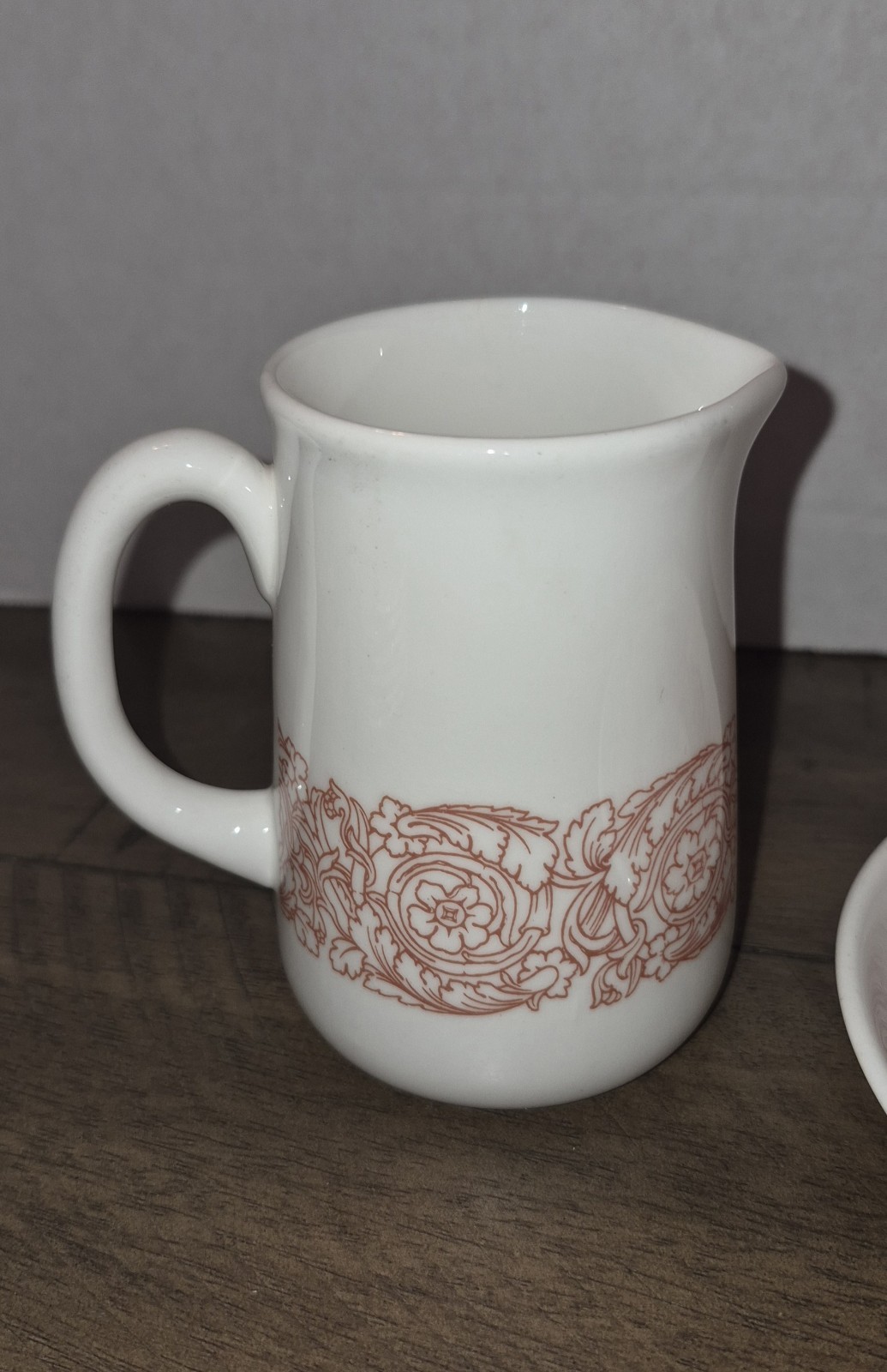Wedgwood Metallized Bone China Creamer And Saucer England 4034 Rare Pattern