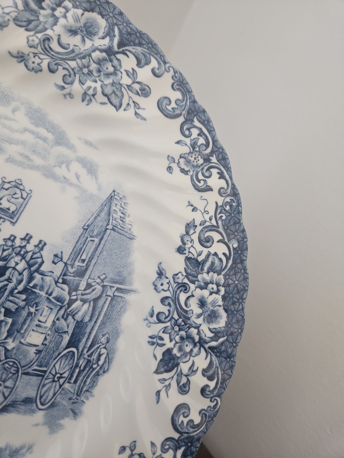 Johnson Brothers Blue White Coaching Scenes 10″ Dinner Plate – England Swirl