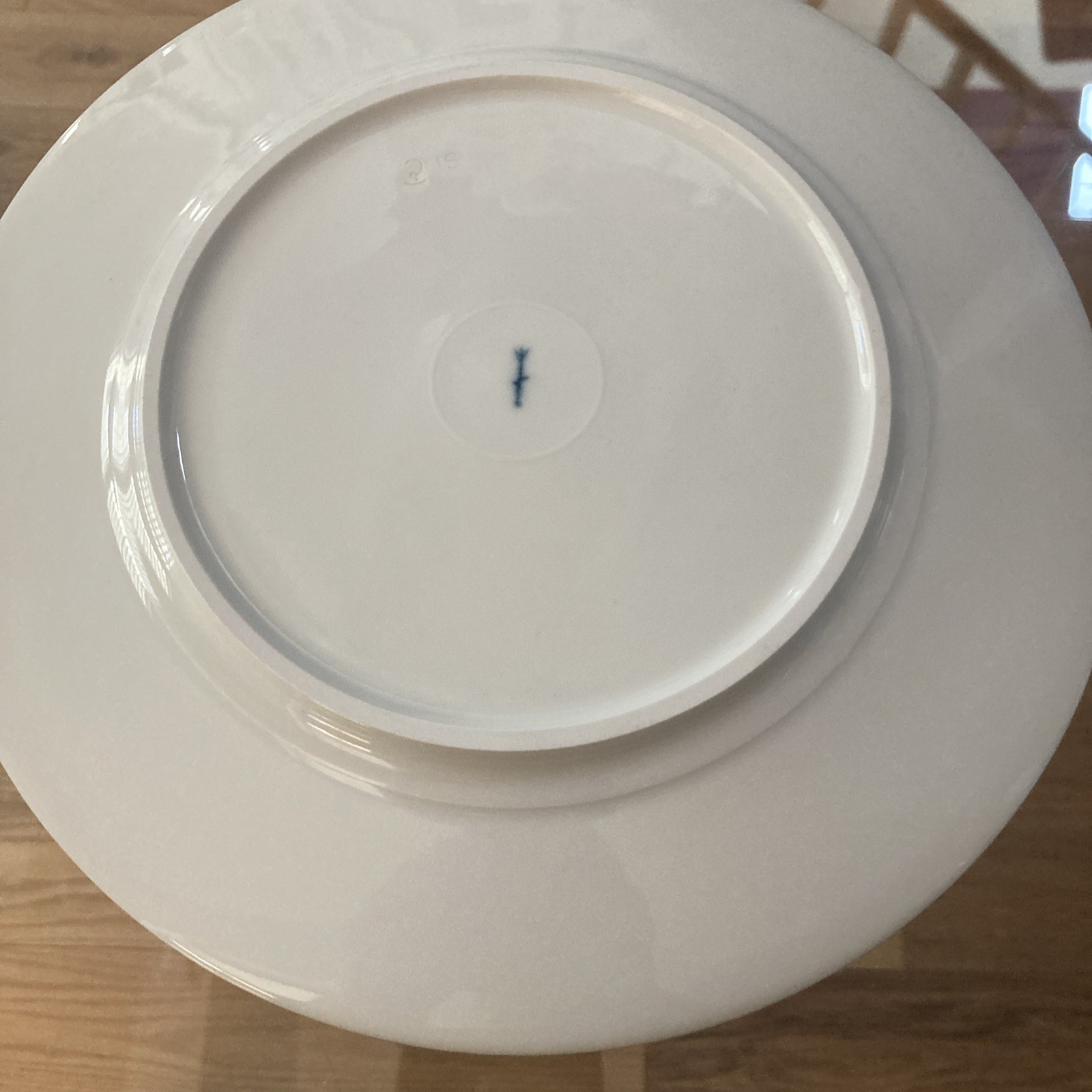 KPM “Arkadia” Dinner Plate Syrinx Medallion Porcelain 10.25″ Berlin Germany