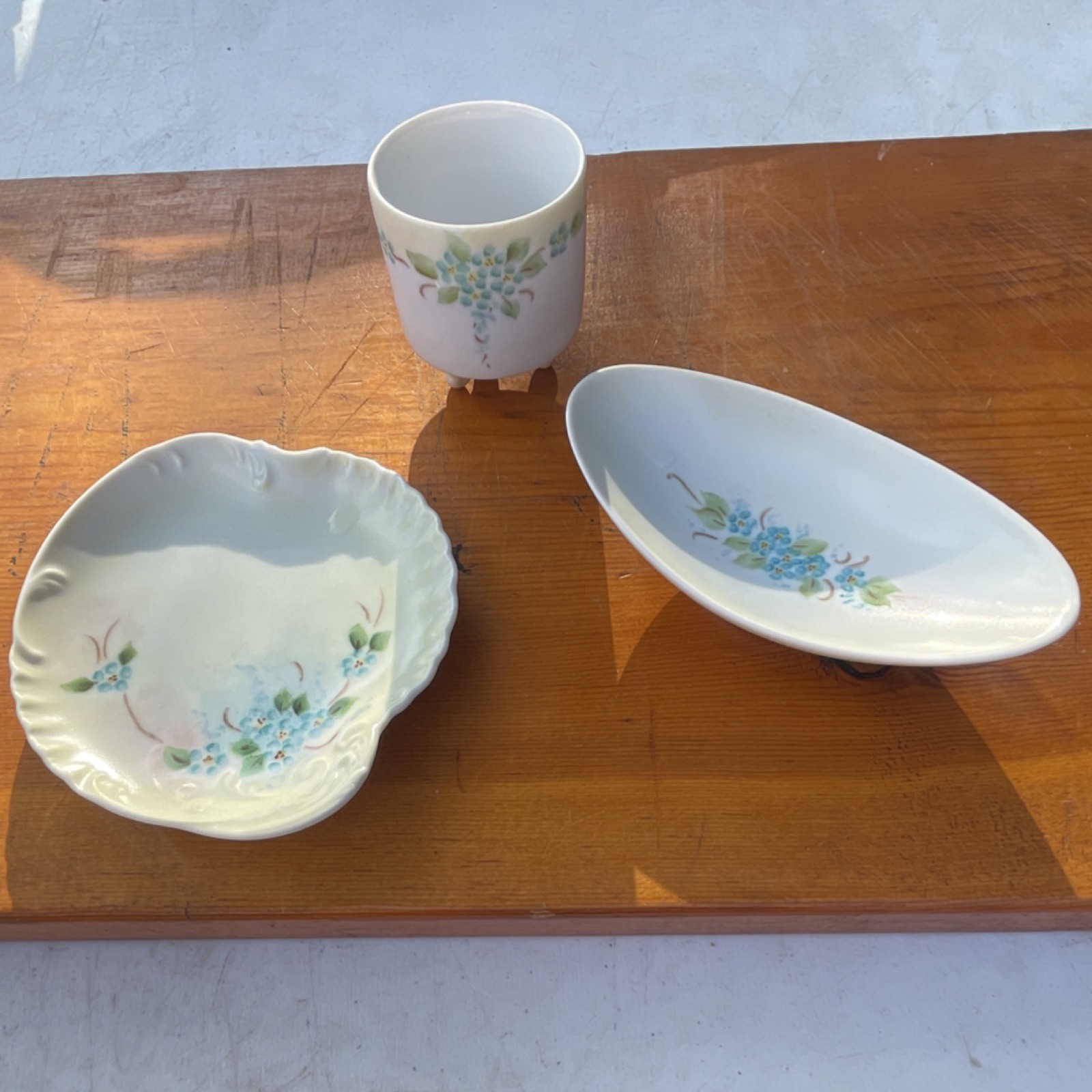 HAND PAINTED Porcelain Floral 3-Piece Dish Set, Round & Oval, Glossy Finish