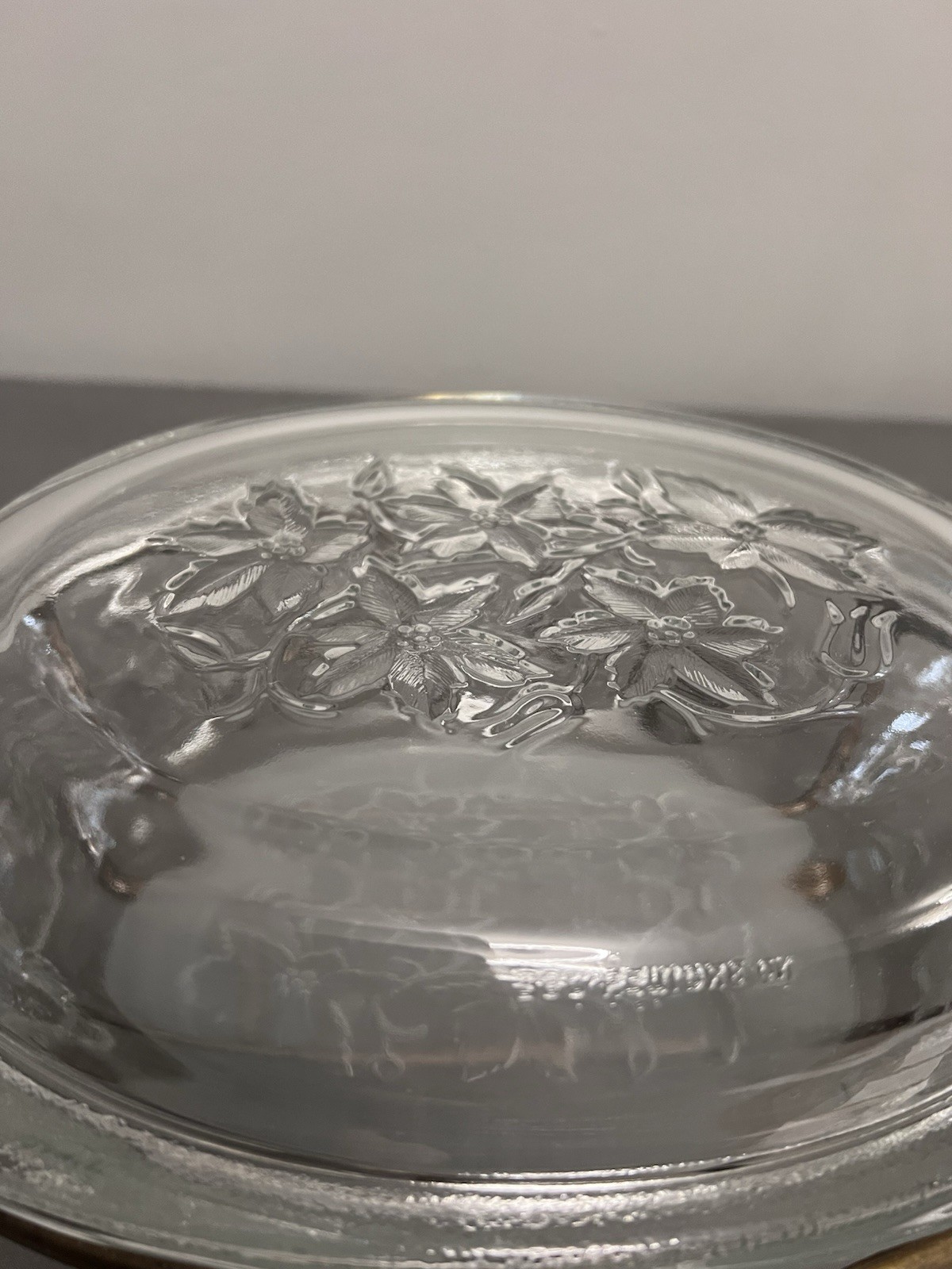 VTG Princess House Fanstasia Design 2.5 Qt Crystal Casserole Dish W/ Stand & Lid