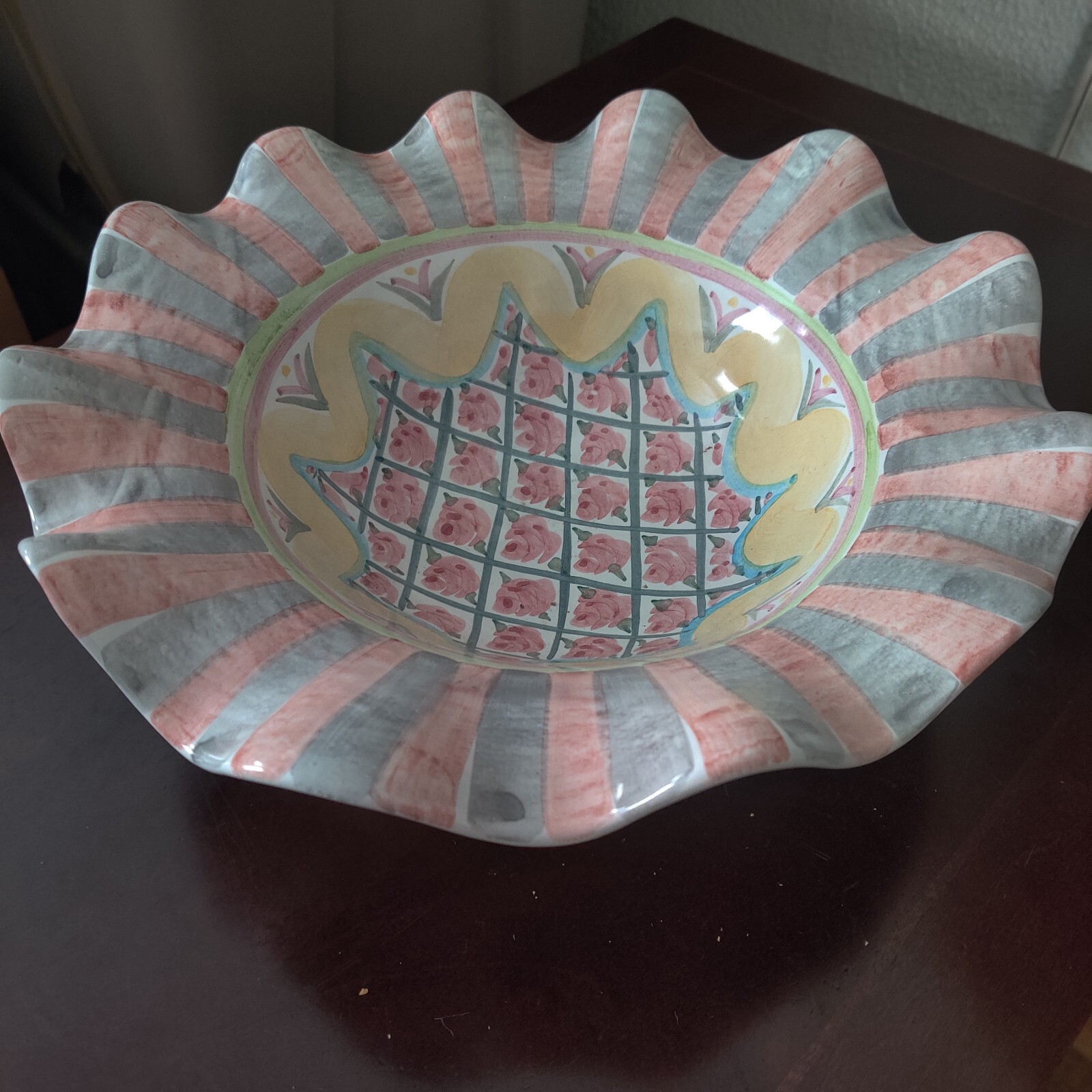 MacKenzie Childs Victoria/Richard Rose Cottage Ruffled Bowl 12″ Centerpiece