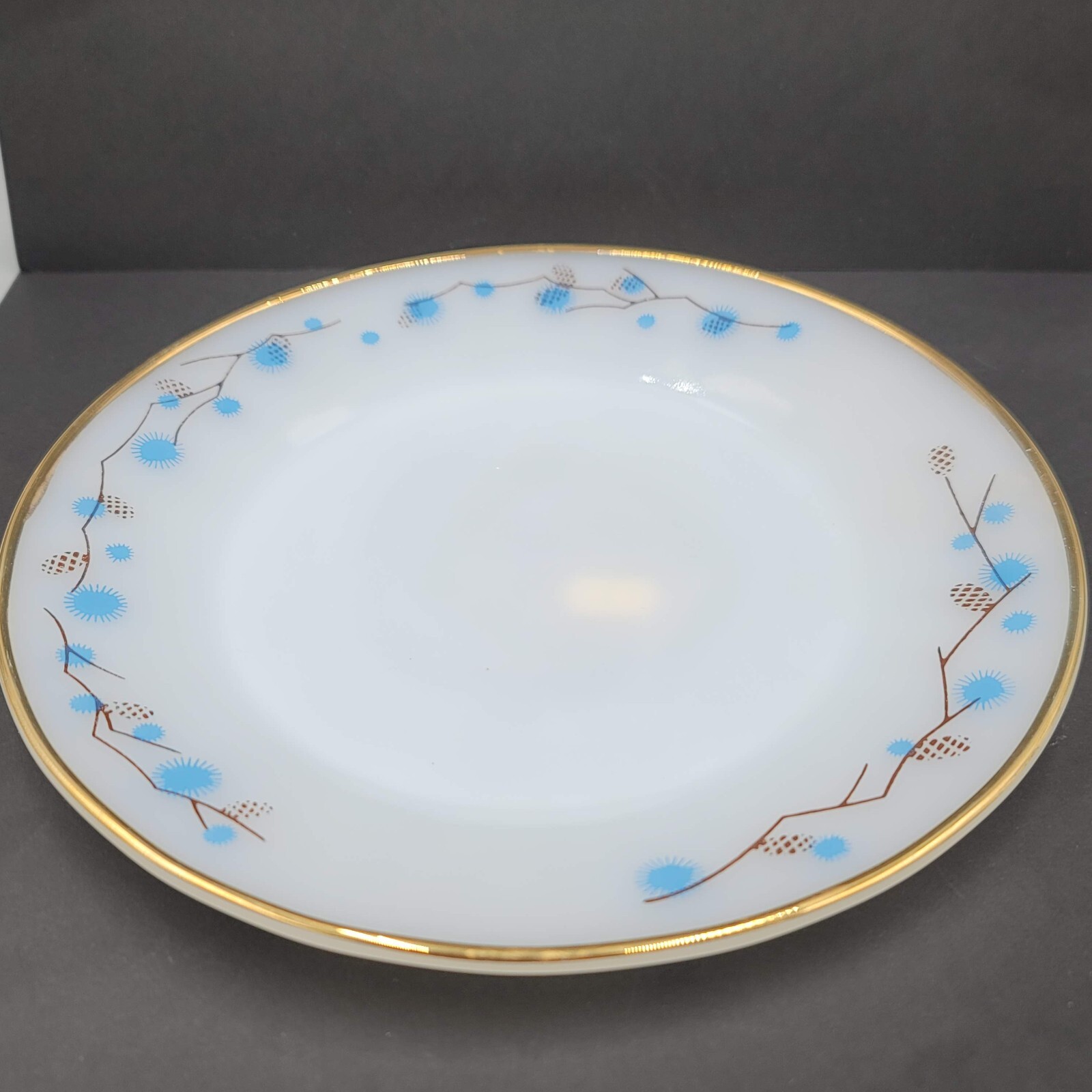 VTG Termocrisa Milk Glass Dinner Plate Blue Brown Pine Cone Gold Trim Single 9″