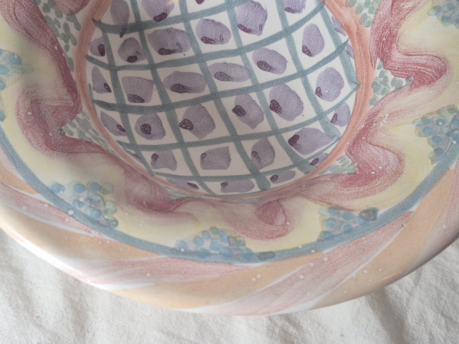 Vintage 1992 MacKenzie-Childs Keukenhof Bowl Flat Rim 8 3/8″ Diameter